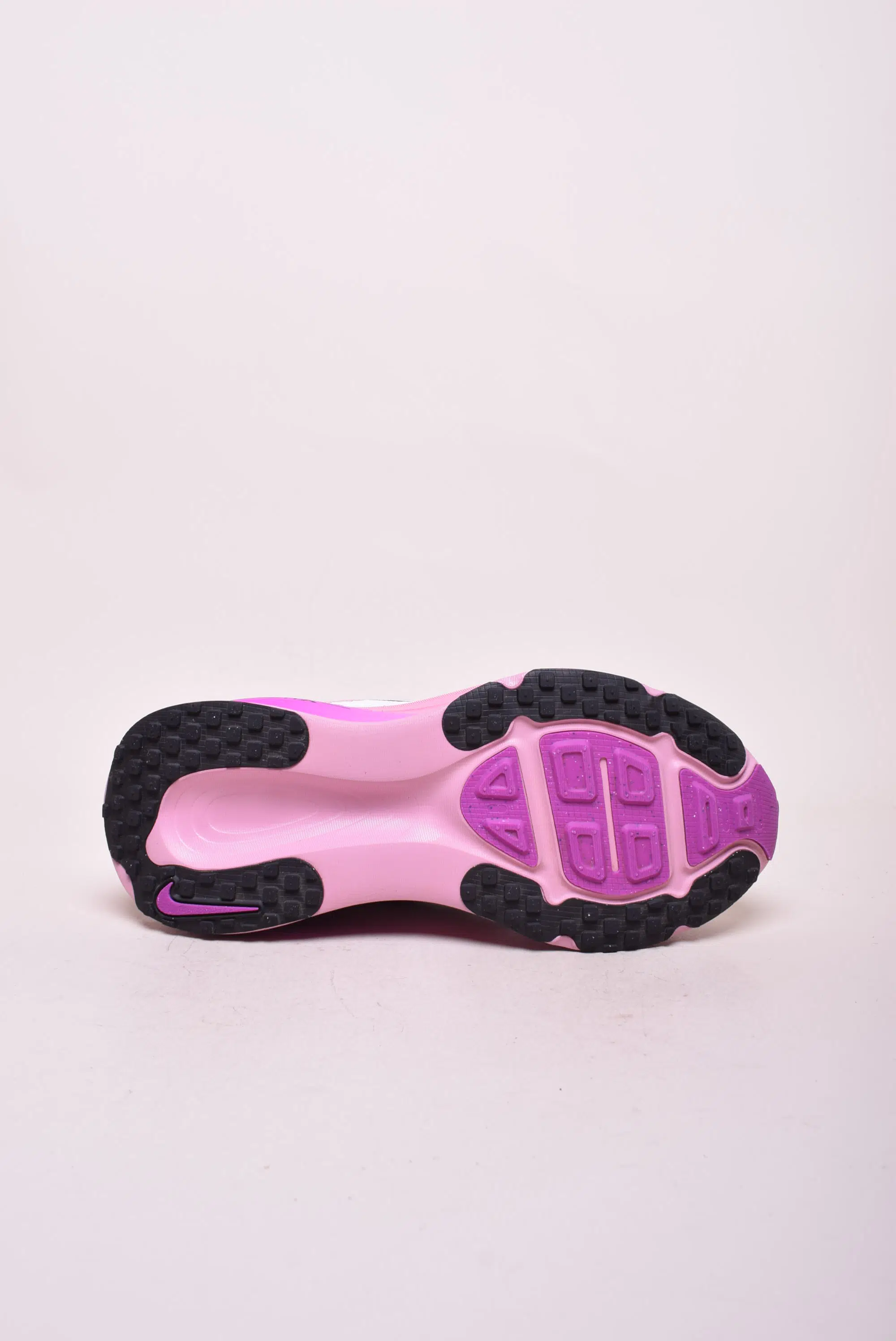 Pantofi sport dama Vomero 18 [2]