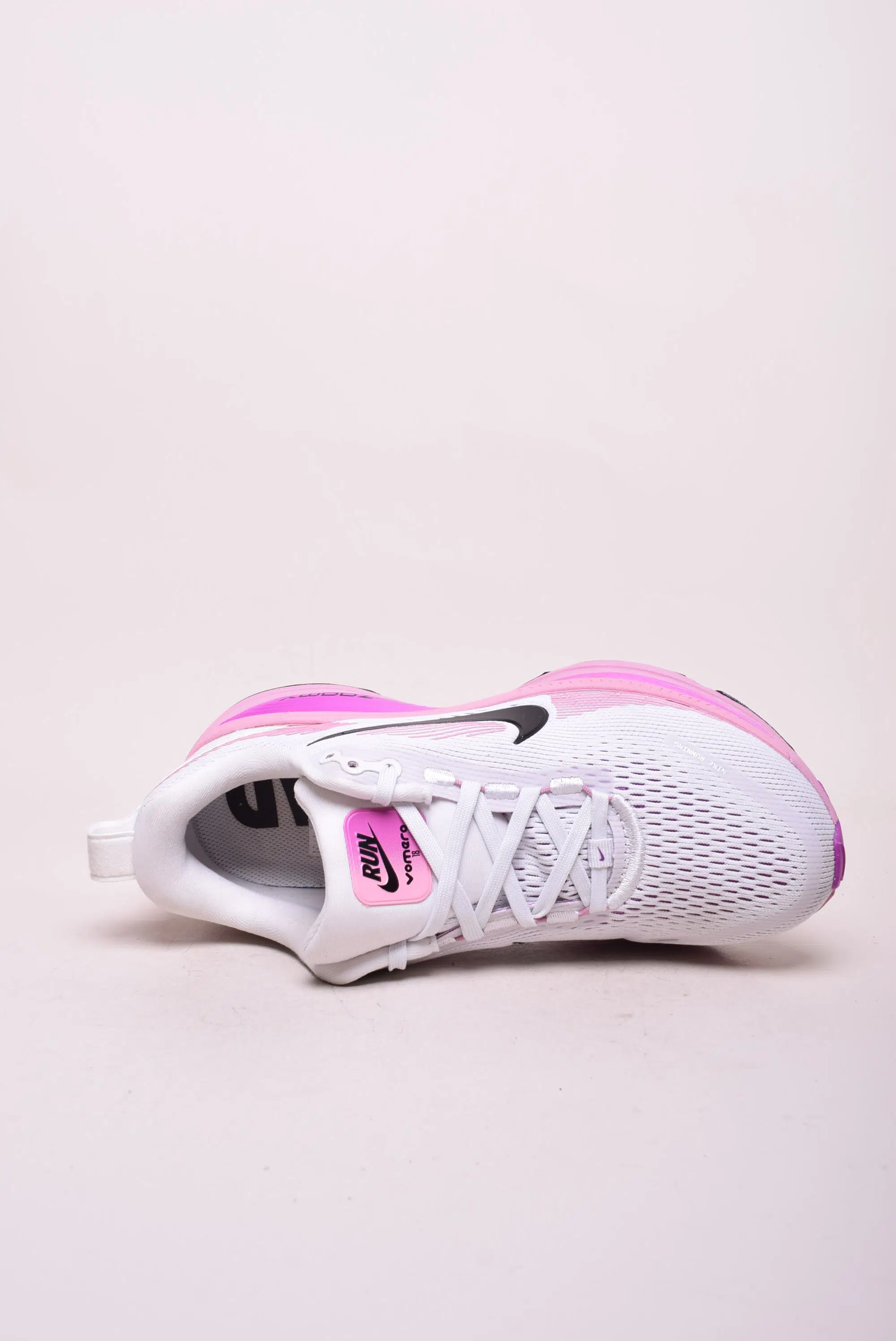 Pantofi sport dama Vomero 18 [4]