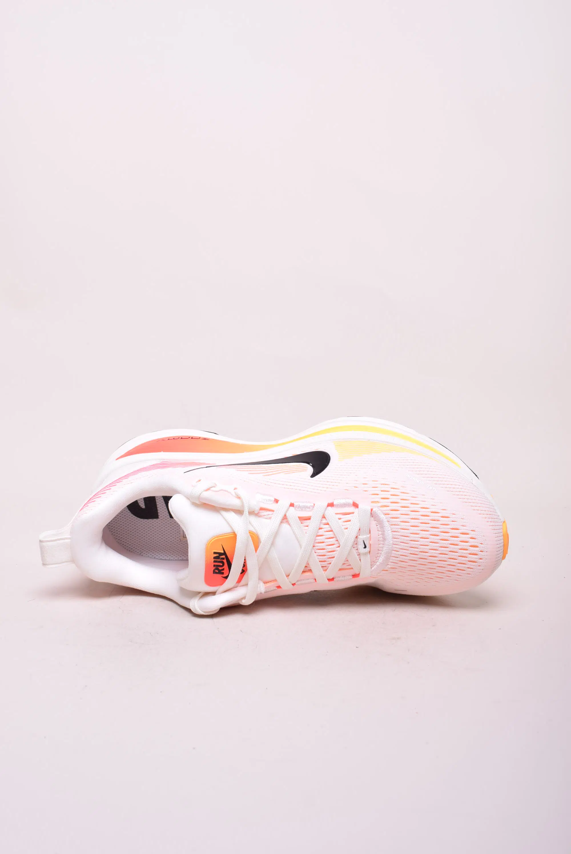 Pantofi sport dama Vomero 18 [4]