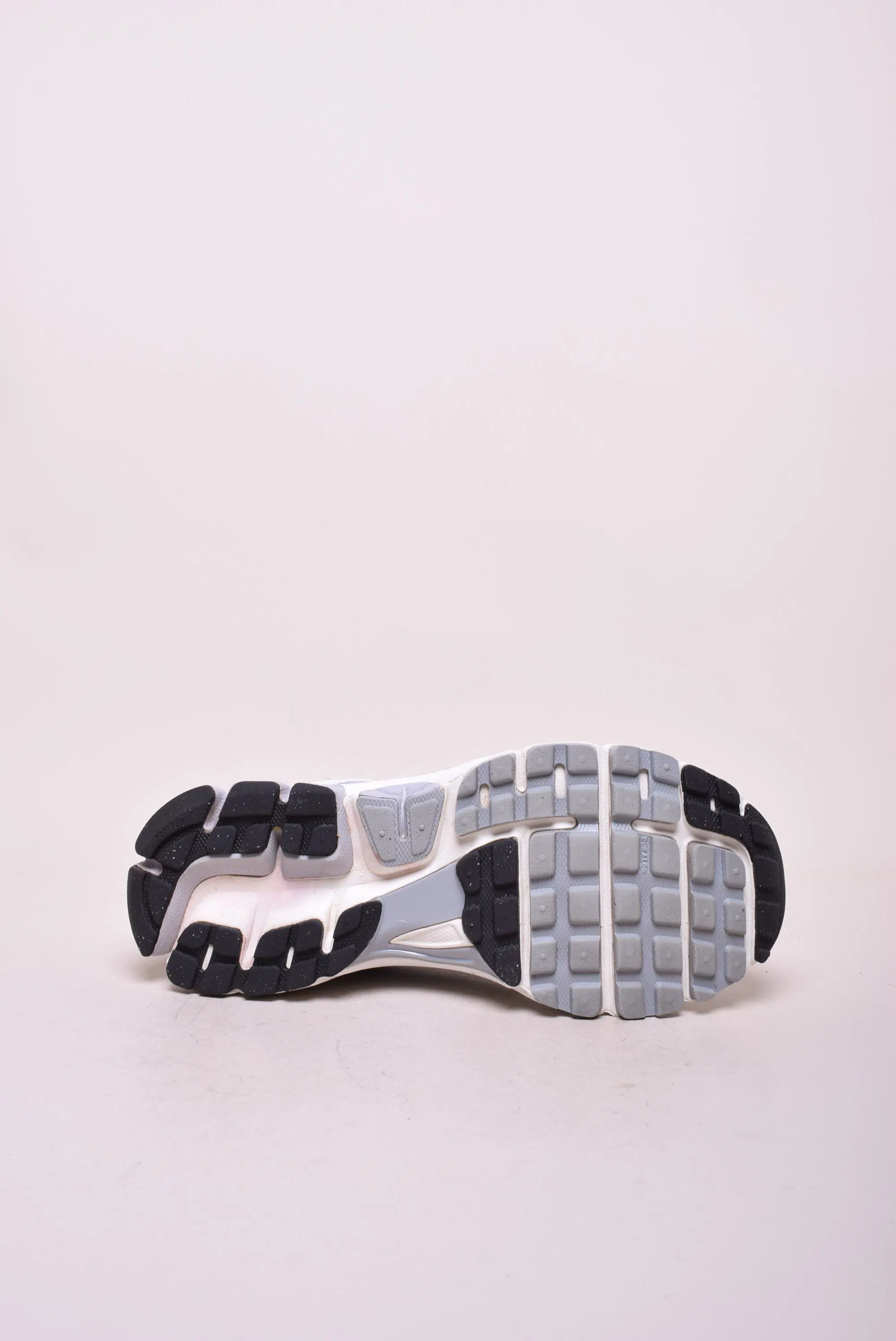 Pantofi sport dama Vomero 5 [2]