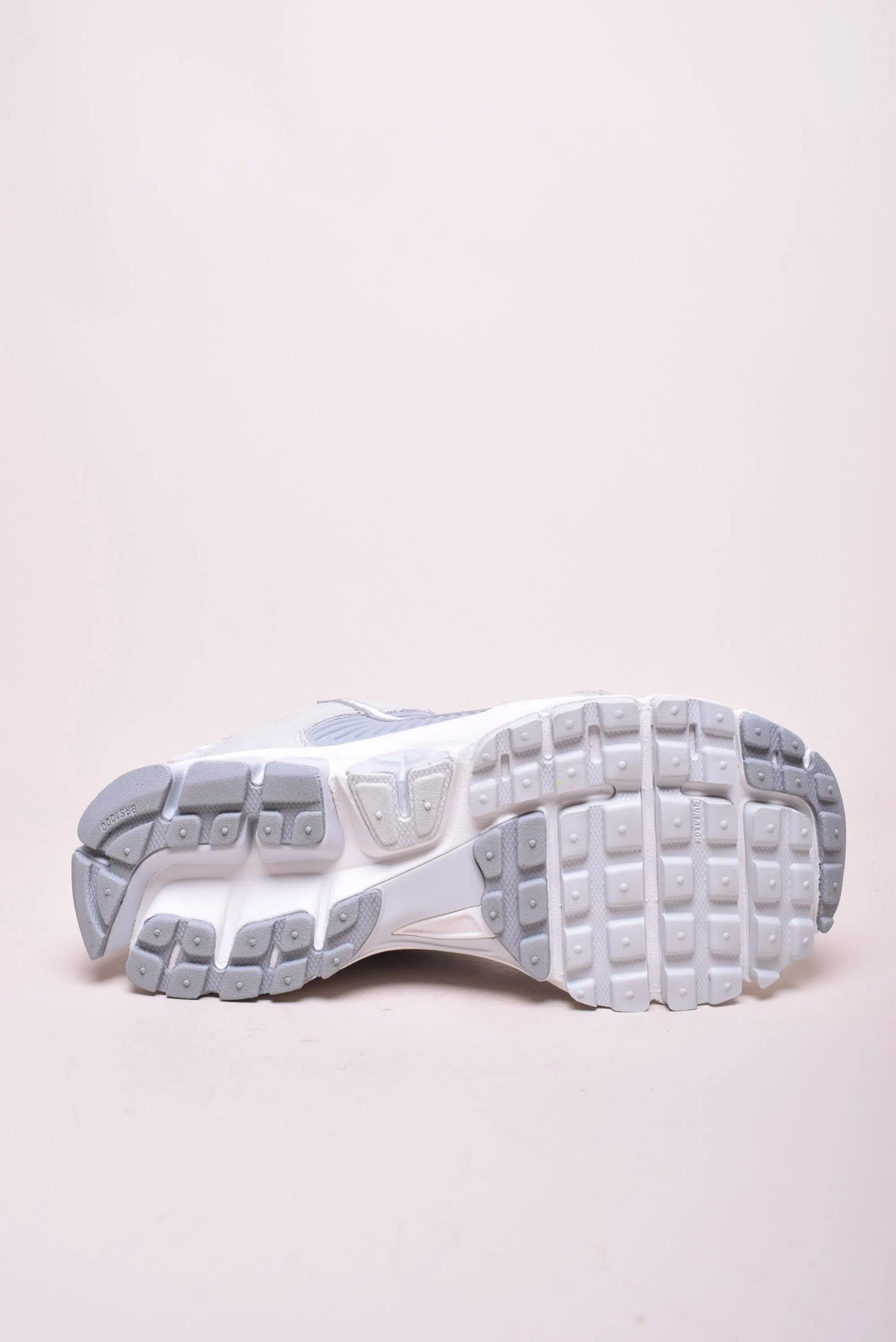 Pantofi sport dama Zoom Vomero 5 [2]