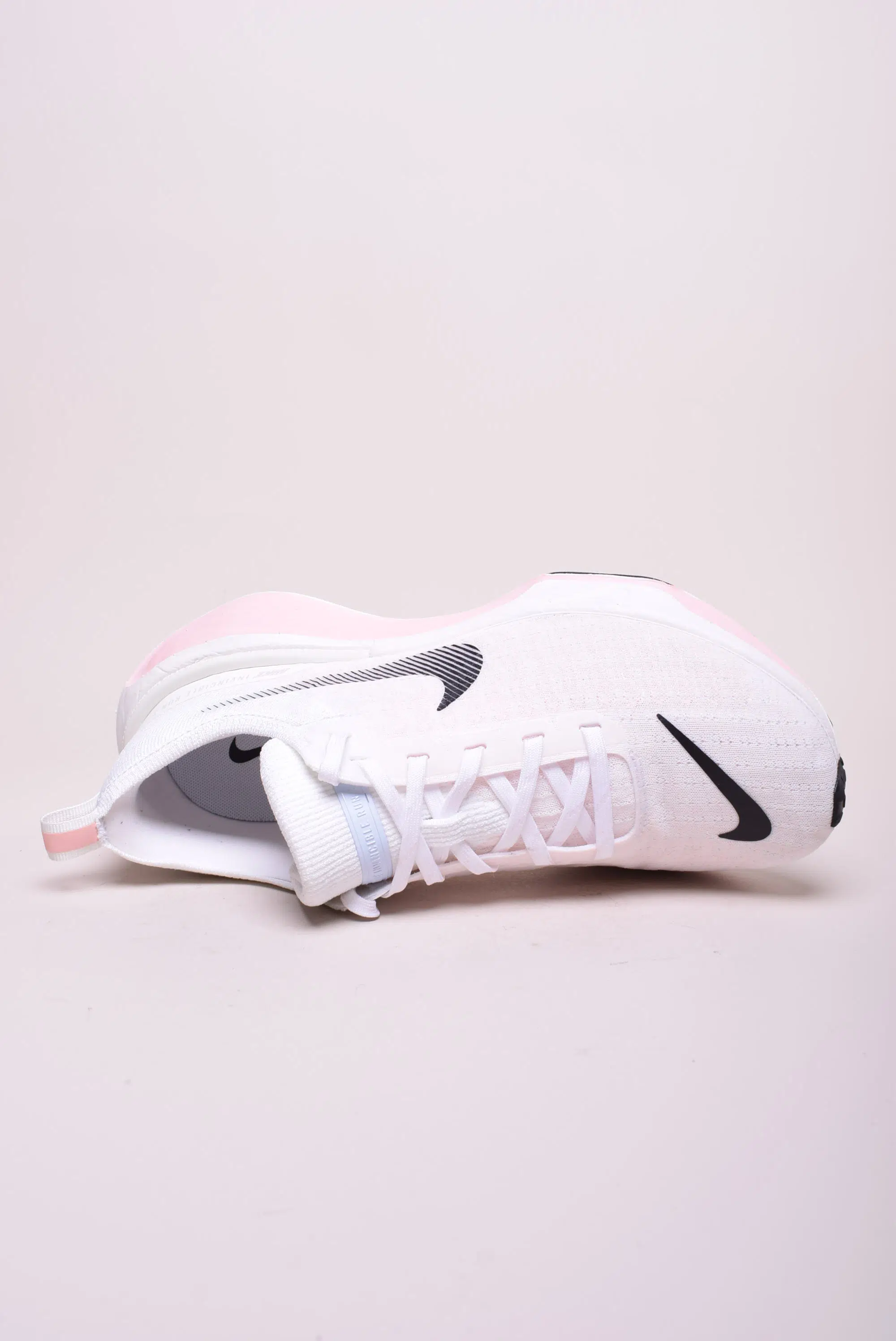 Pantofi sport dama ZoomX Invincible Run 3 [4]