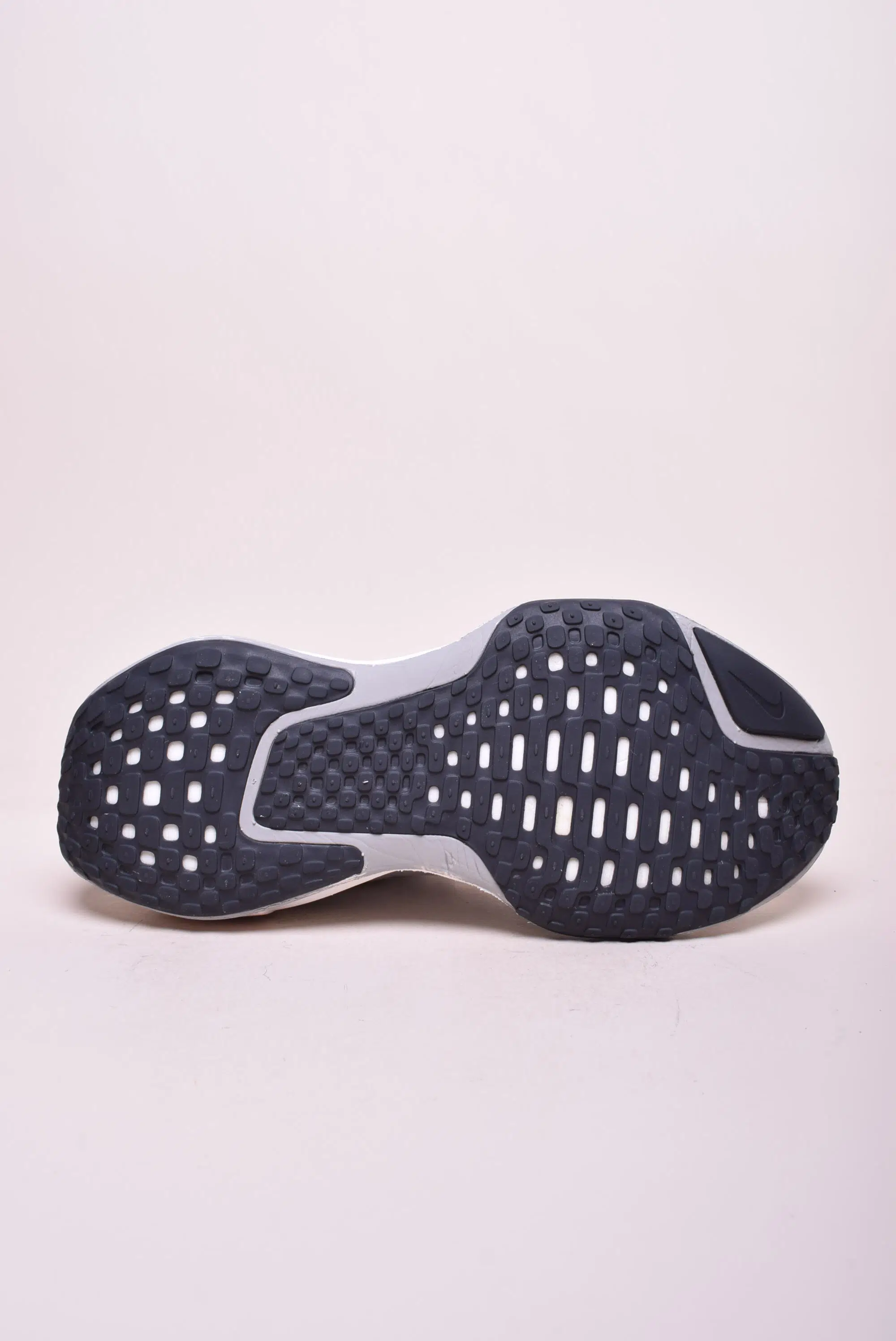 Pantofi sport dama ZoomX INVINCIBLE RUN FK 3 [2]