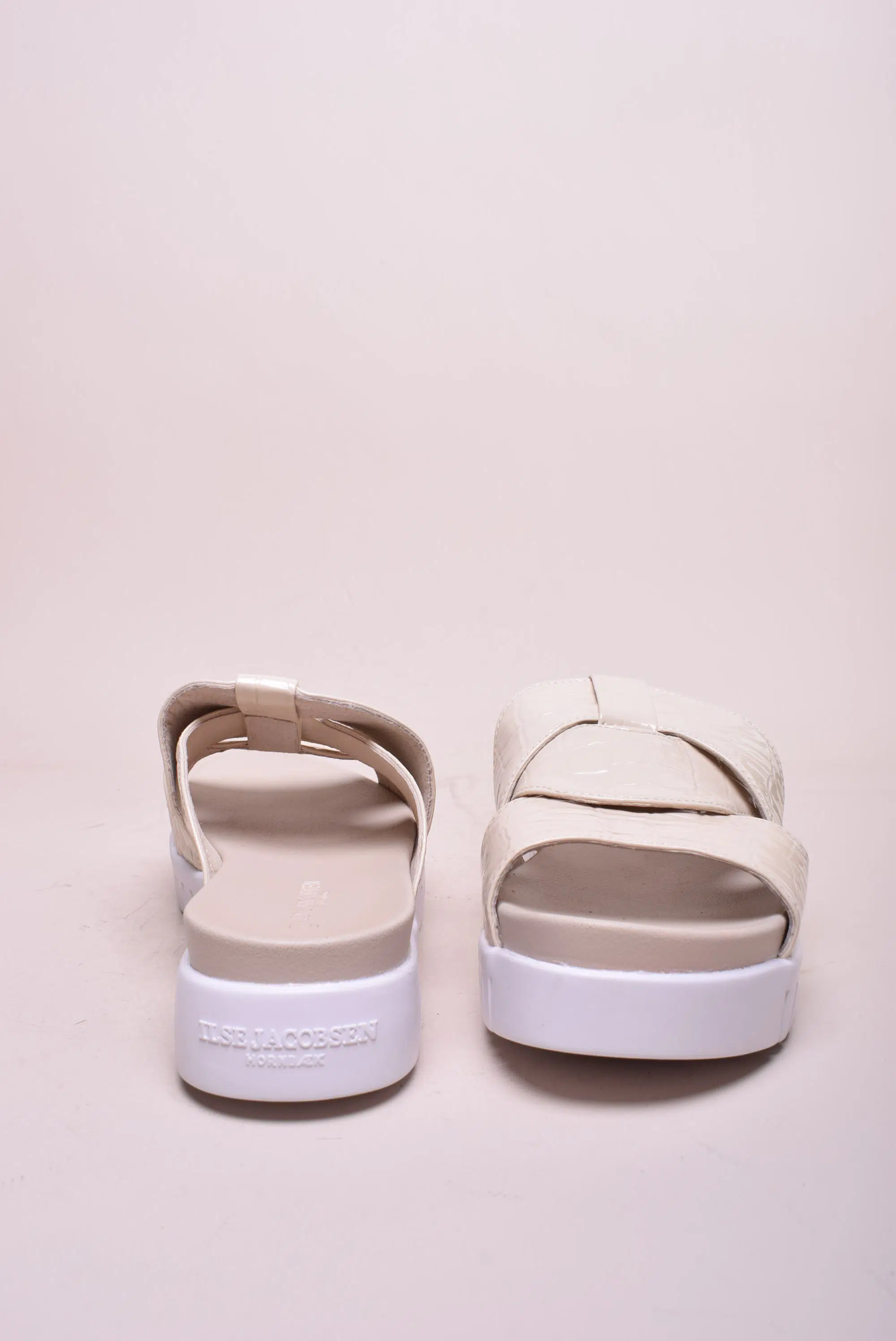 Papuci dama cu platforma, lacuiti [3]