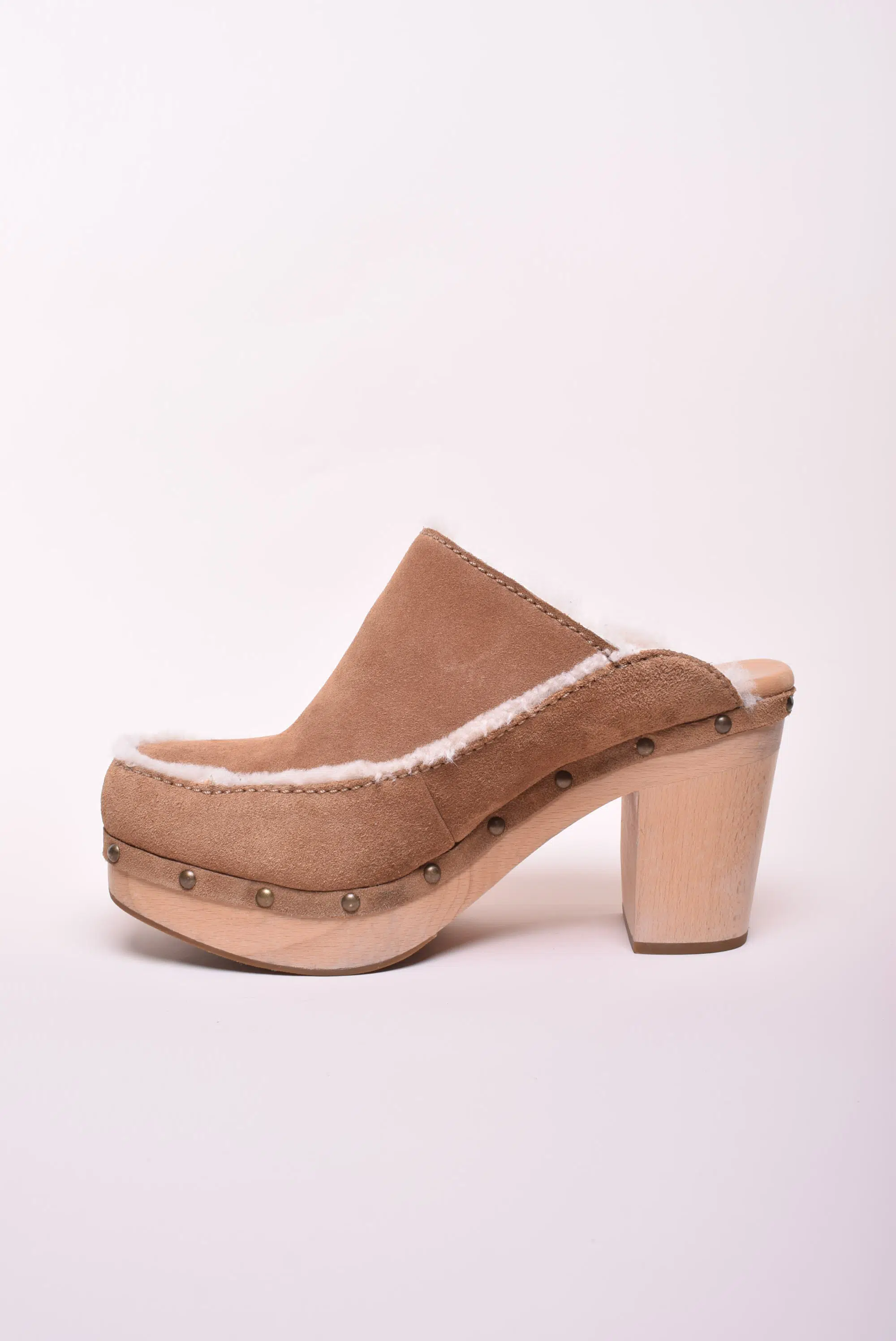 Saboti dama imblaniti [4]