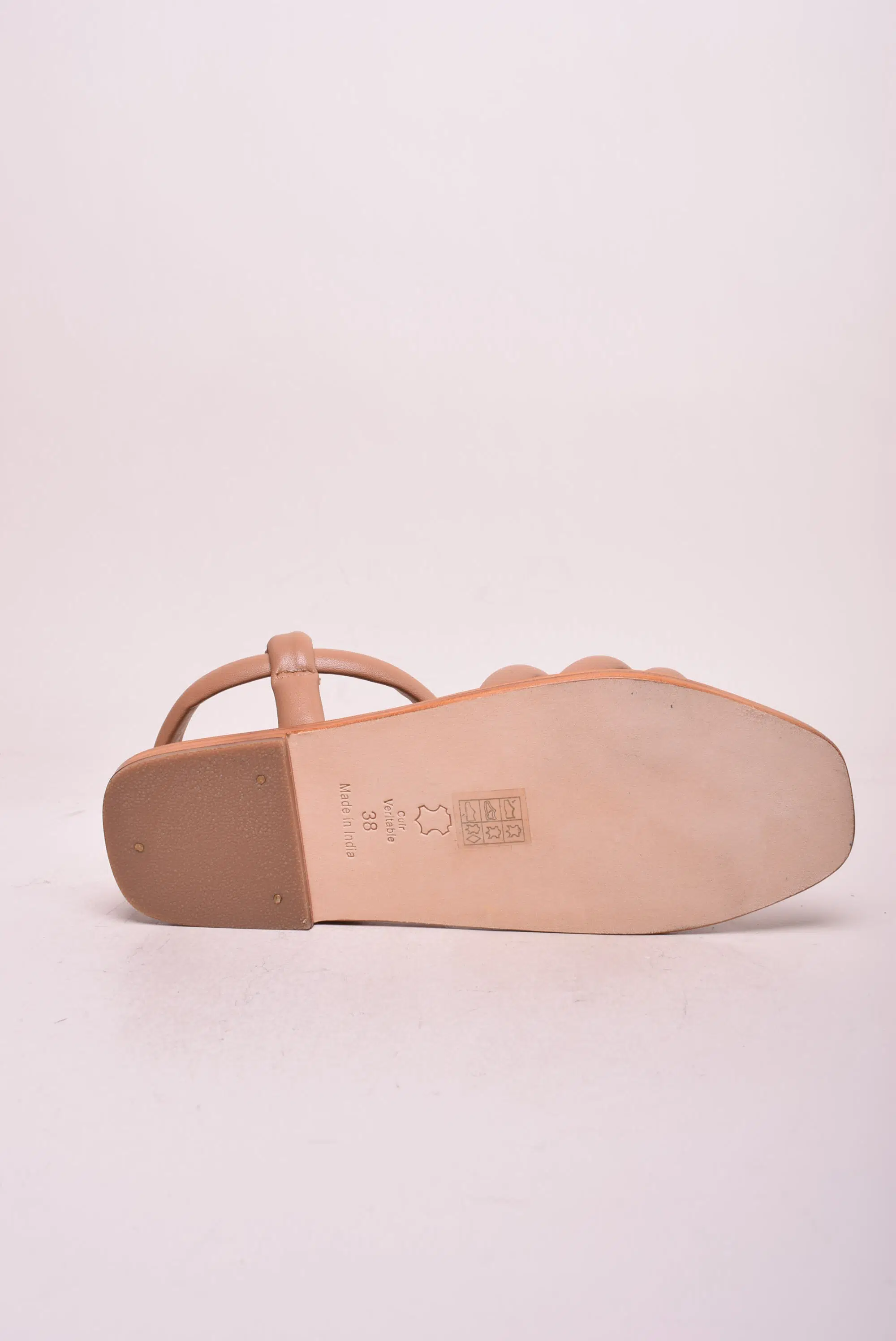 Sandale dama Devasena [2]