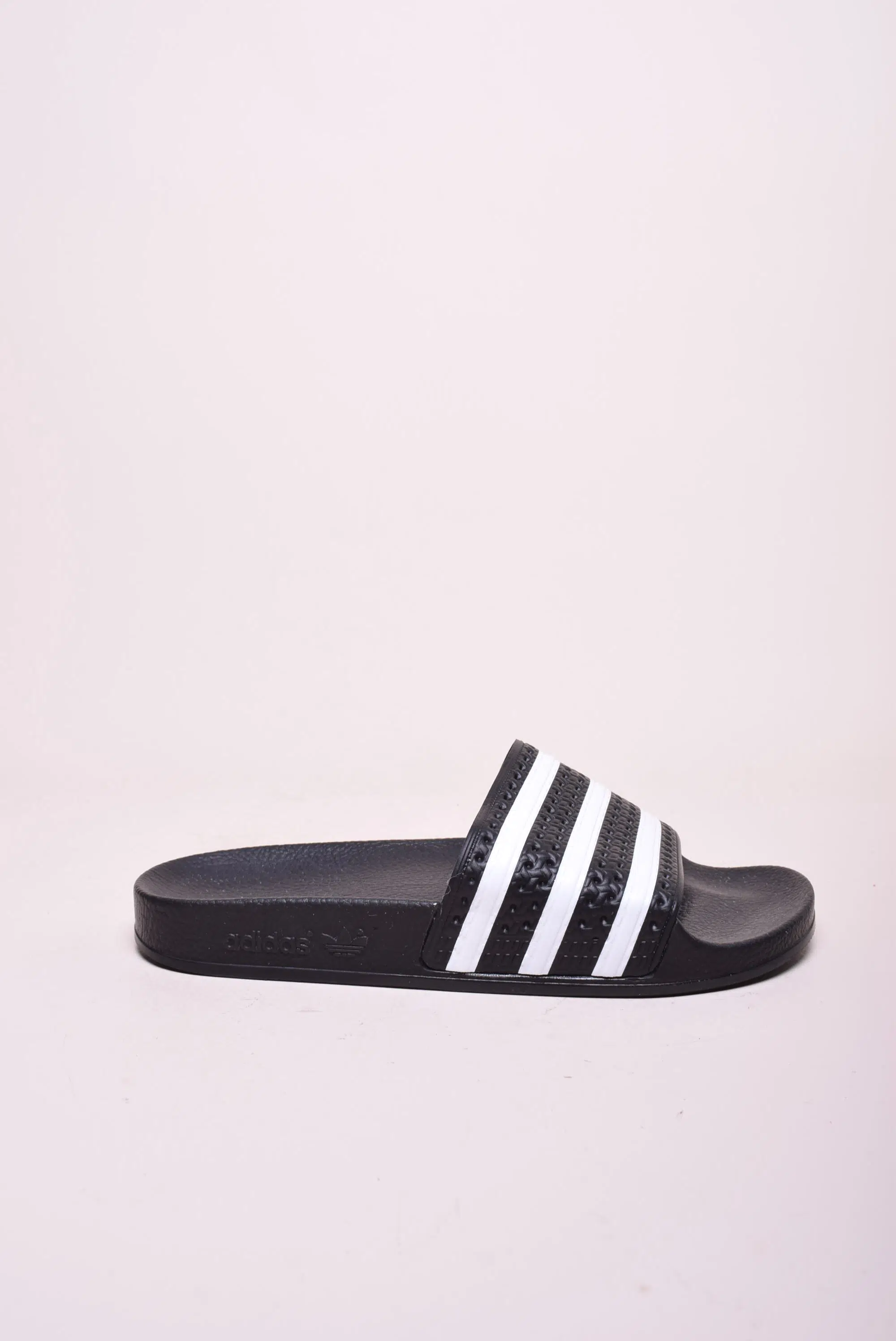Slapi dama Adilette