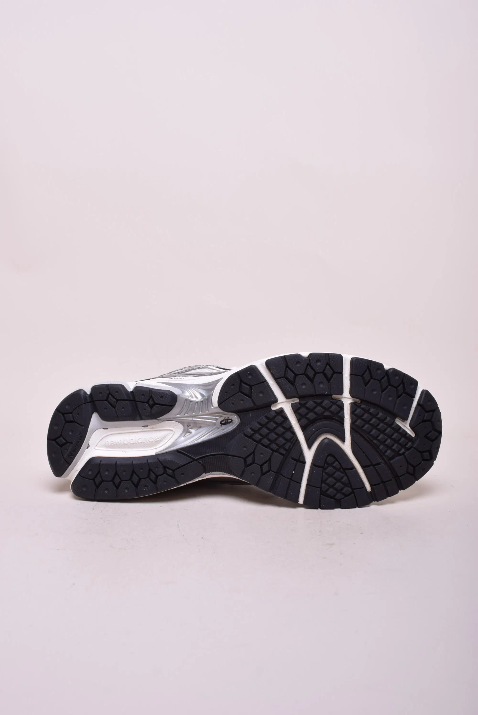 Sneakers barbati 1906R [2]