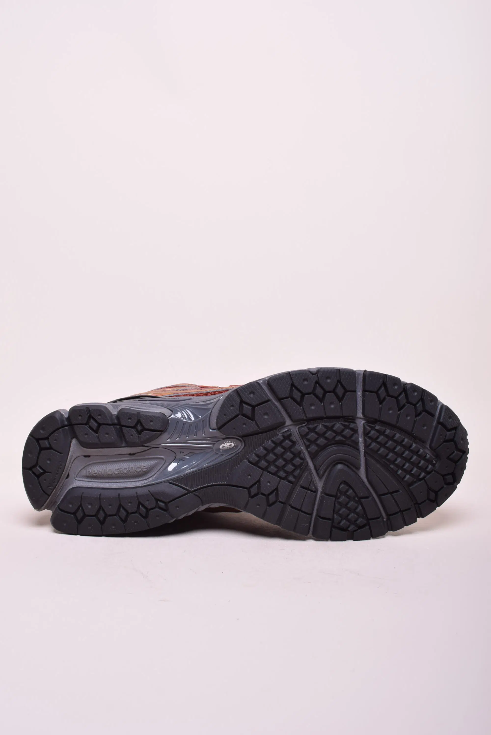 Sneakers barbati 1906R [2]