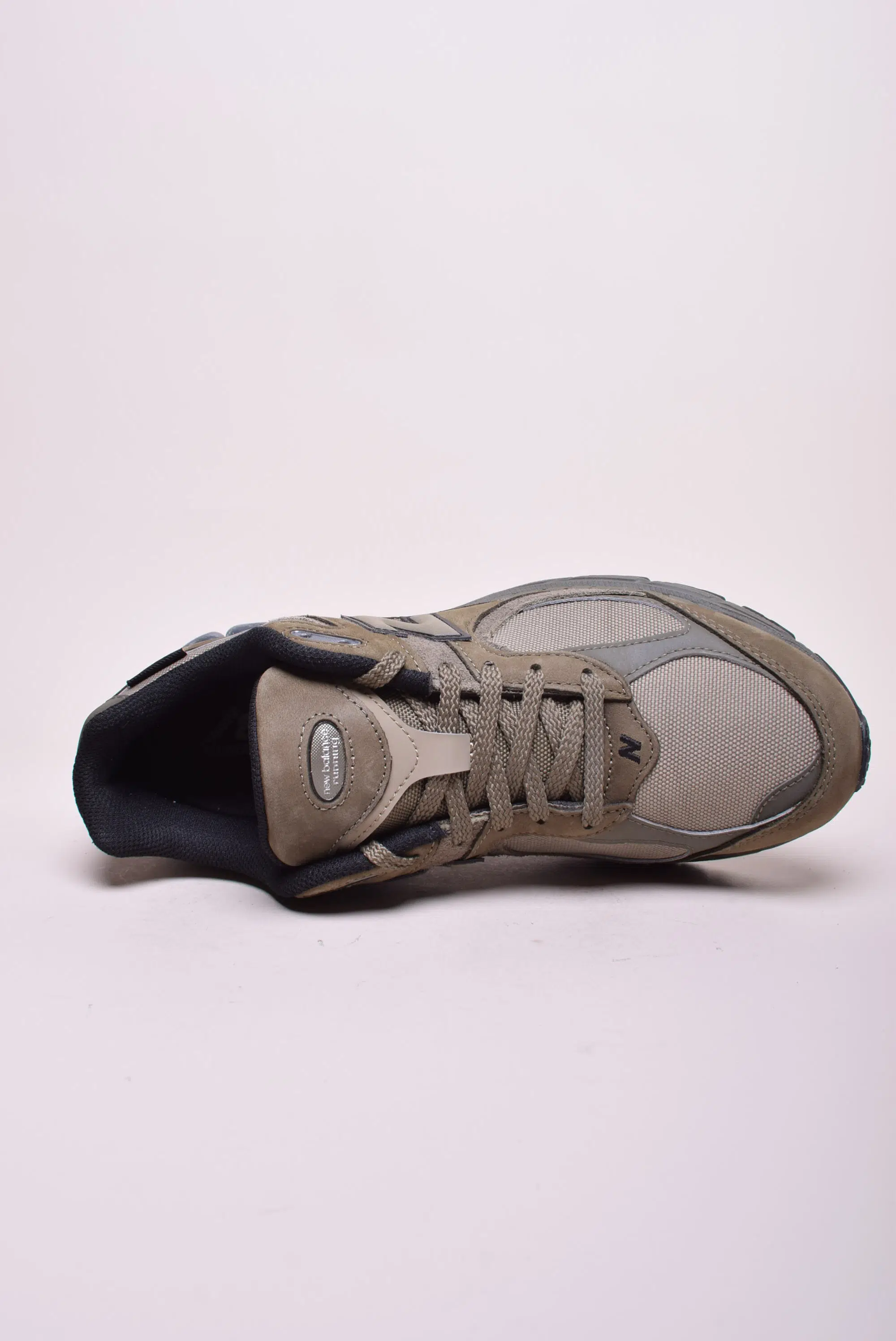 Sneakers barbati 2002R [4]