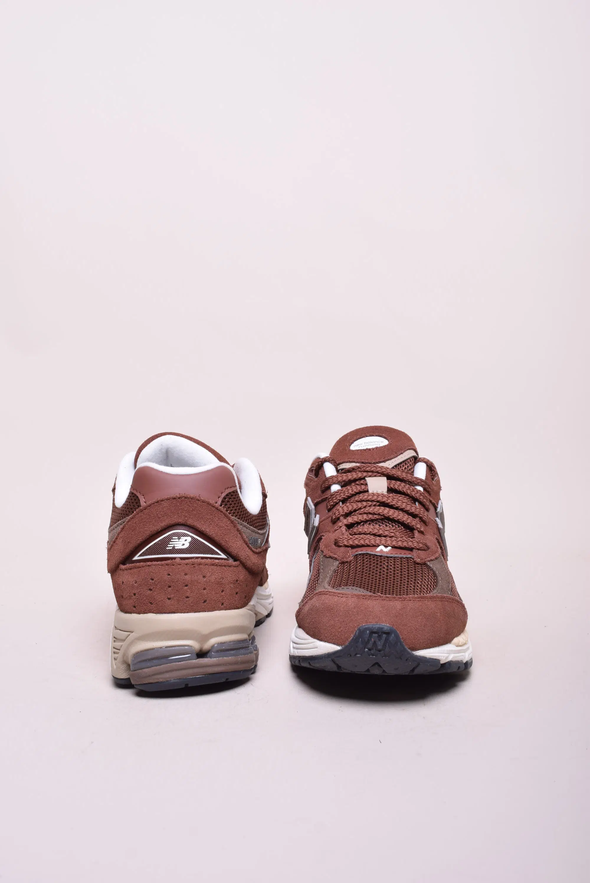 Sneakers unisex 2002R [3]