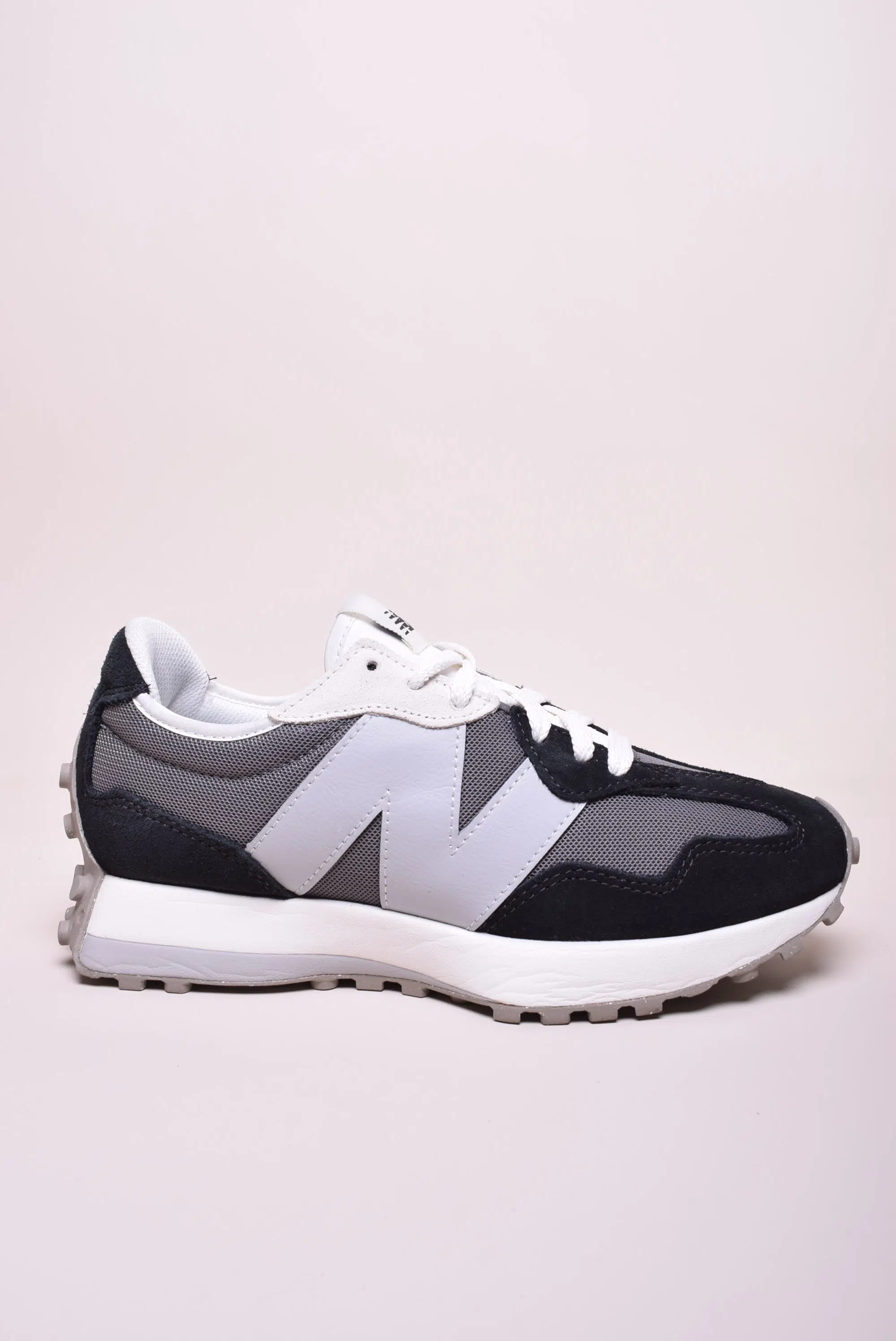 Sneakers barbati 327 [1]