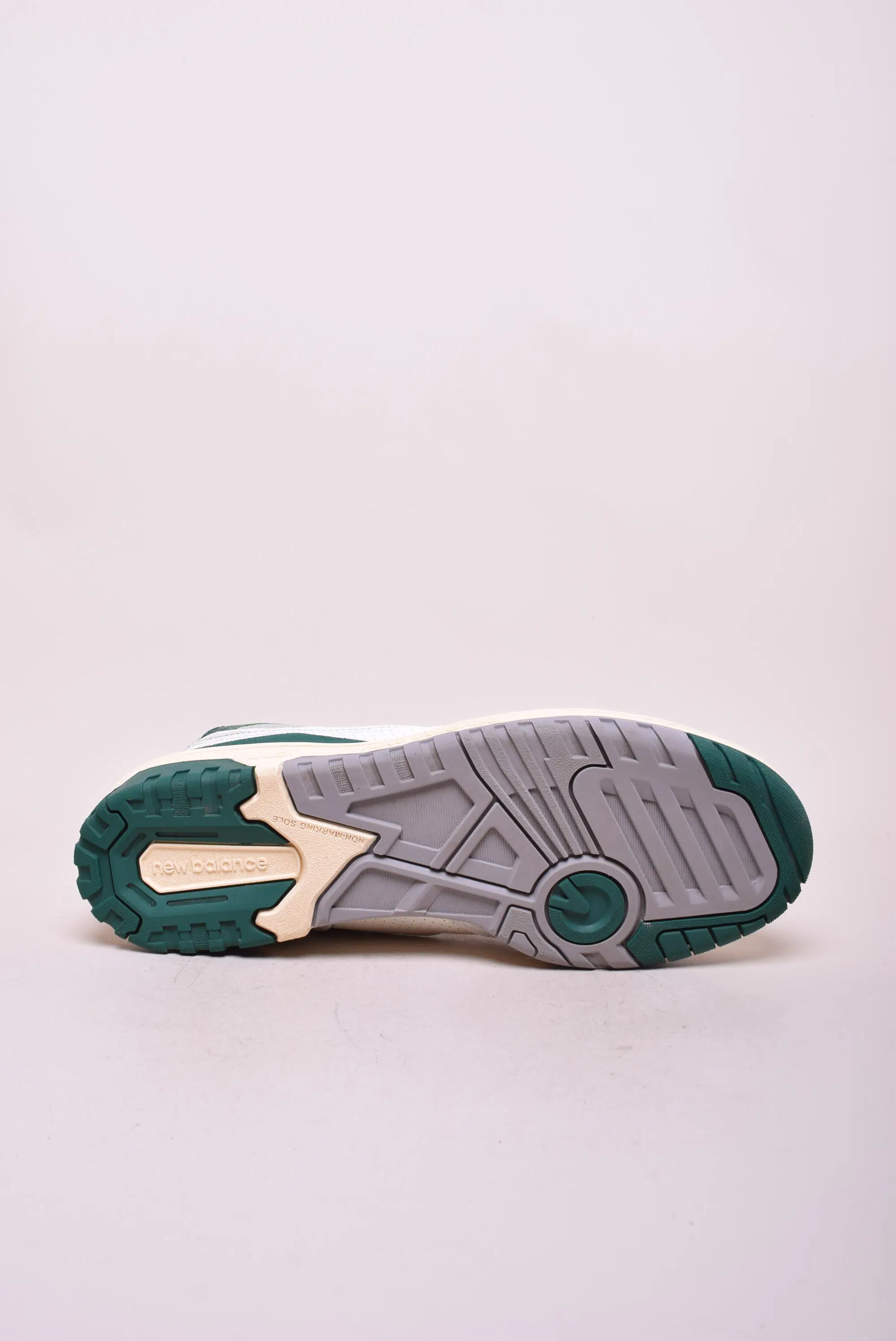 Sneakers barbati 550 [2]