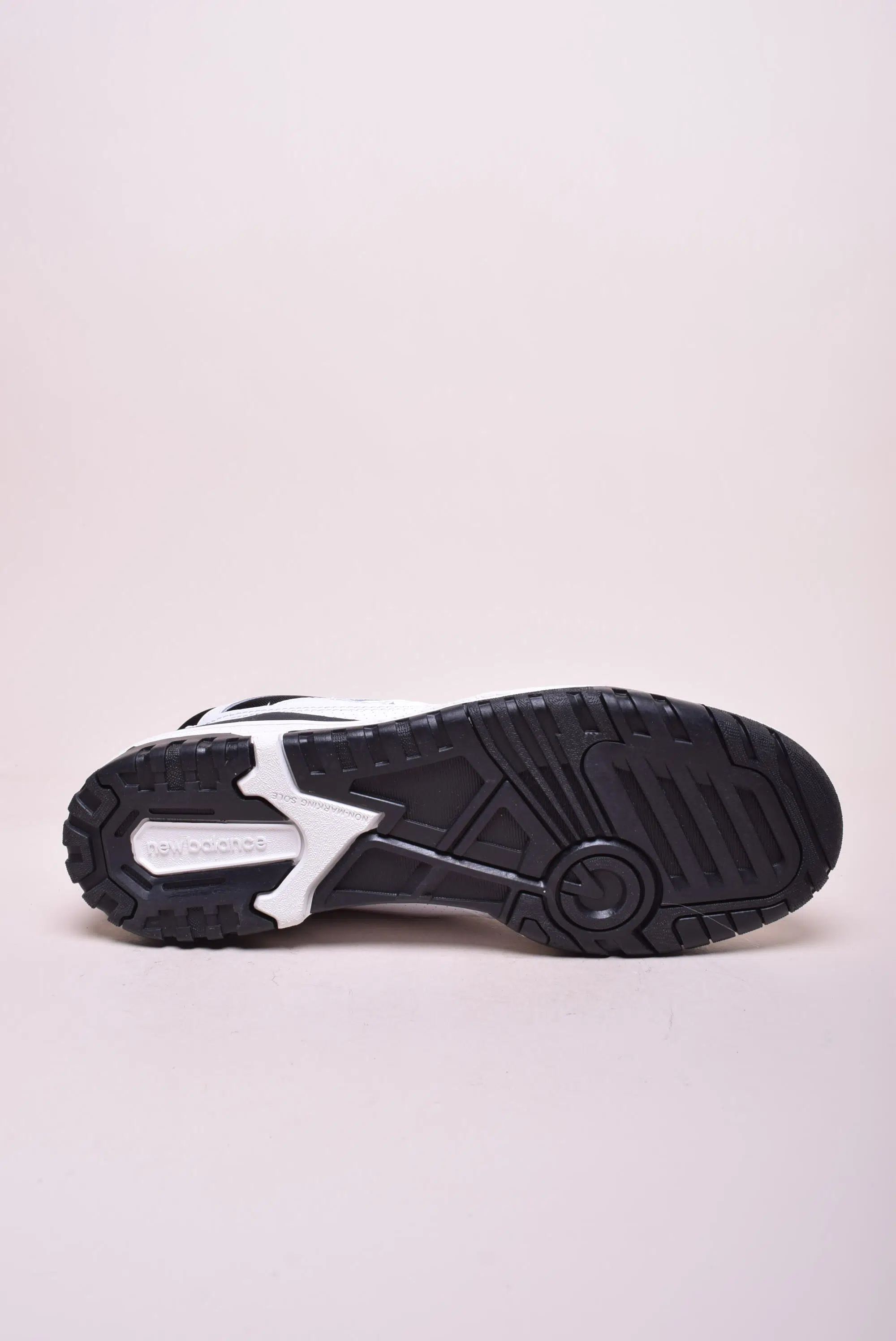 Sneakers barbati 550 [2]