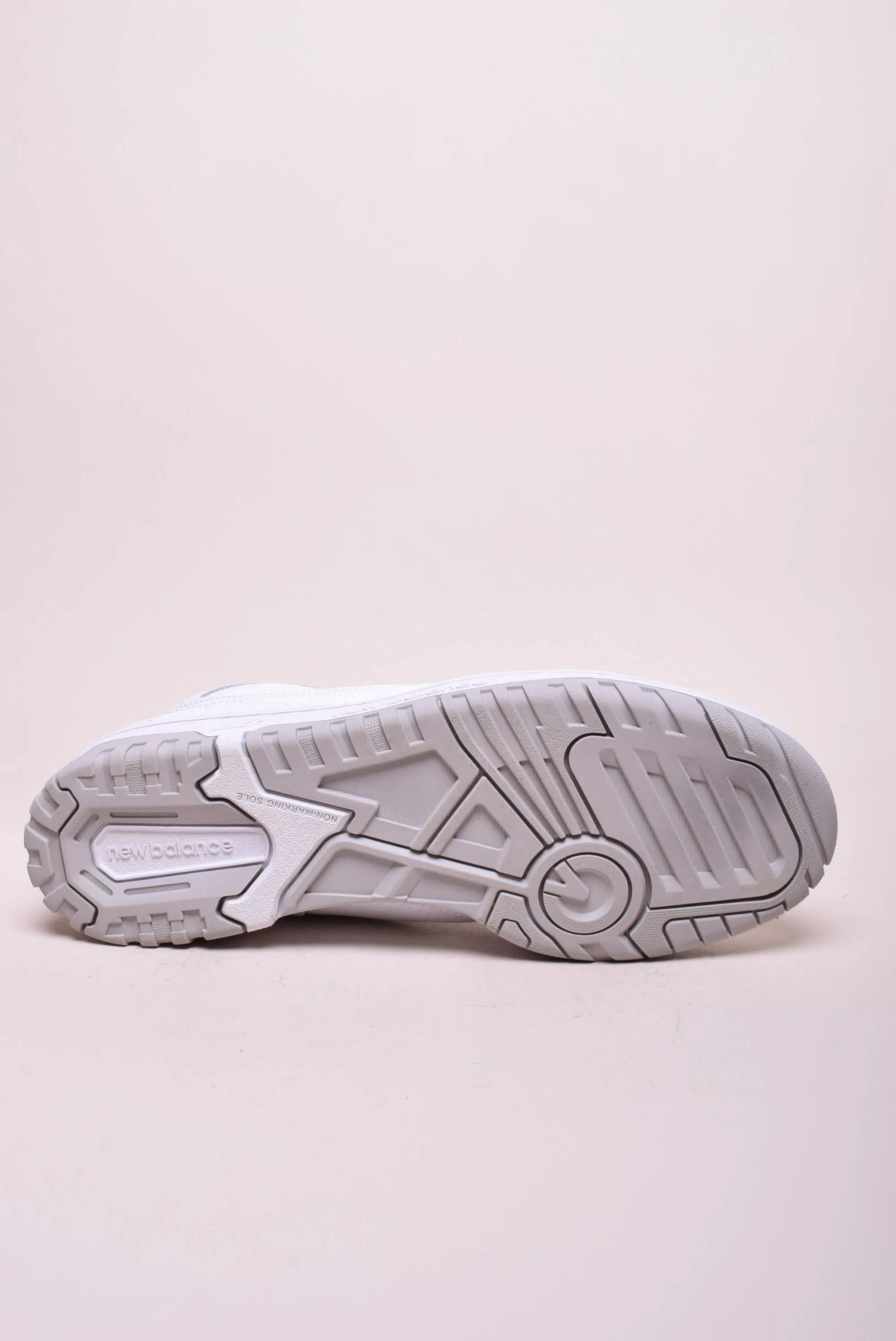 Sneakers barbati 550 [2]