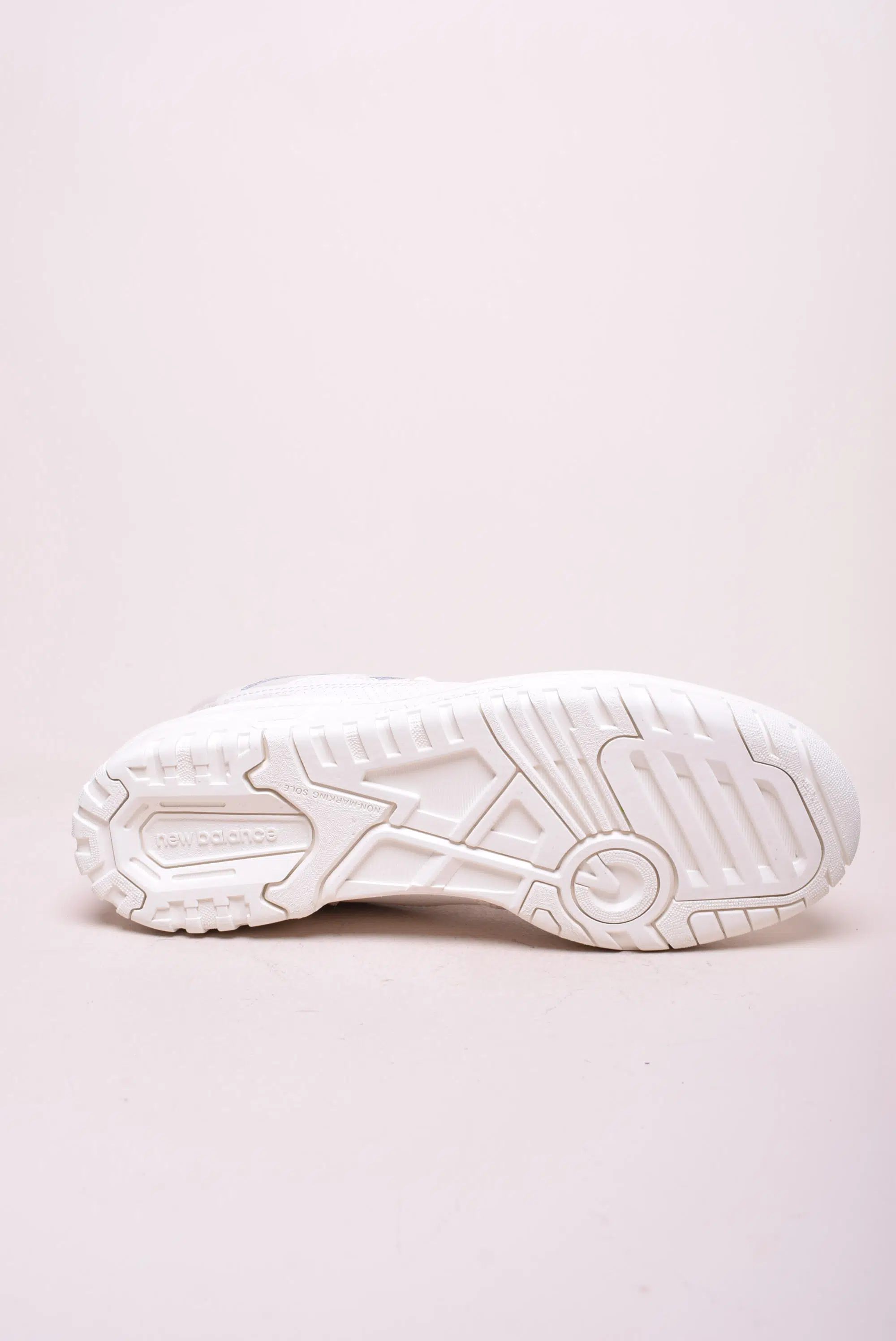 Sneakers barbati 550 [2]