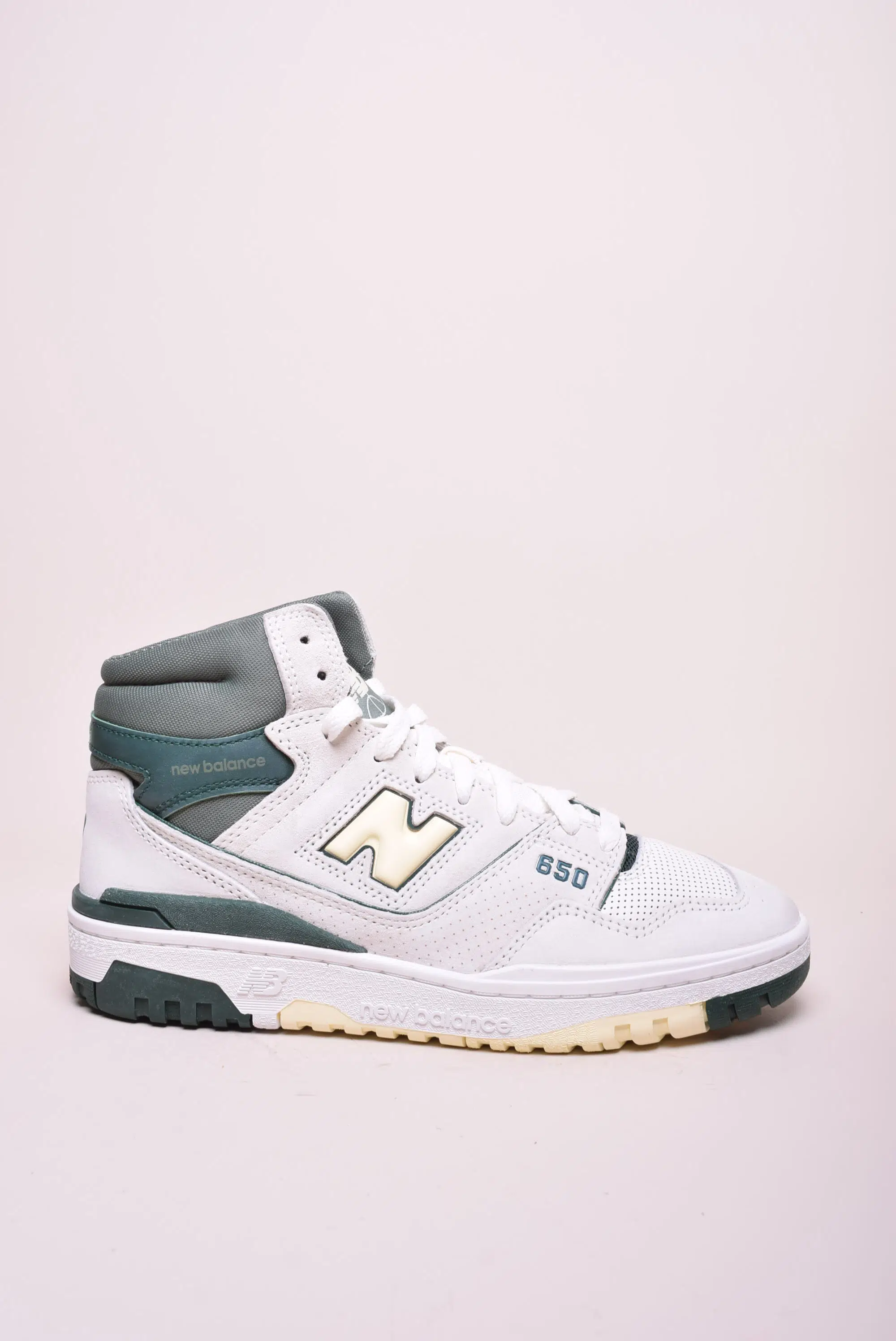 Adidasi barbati 650