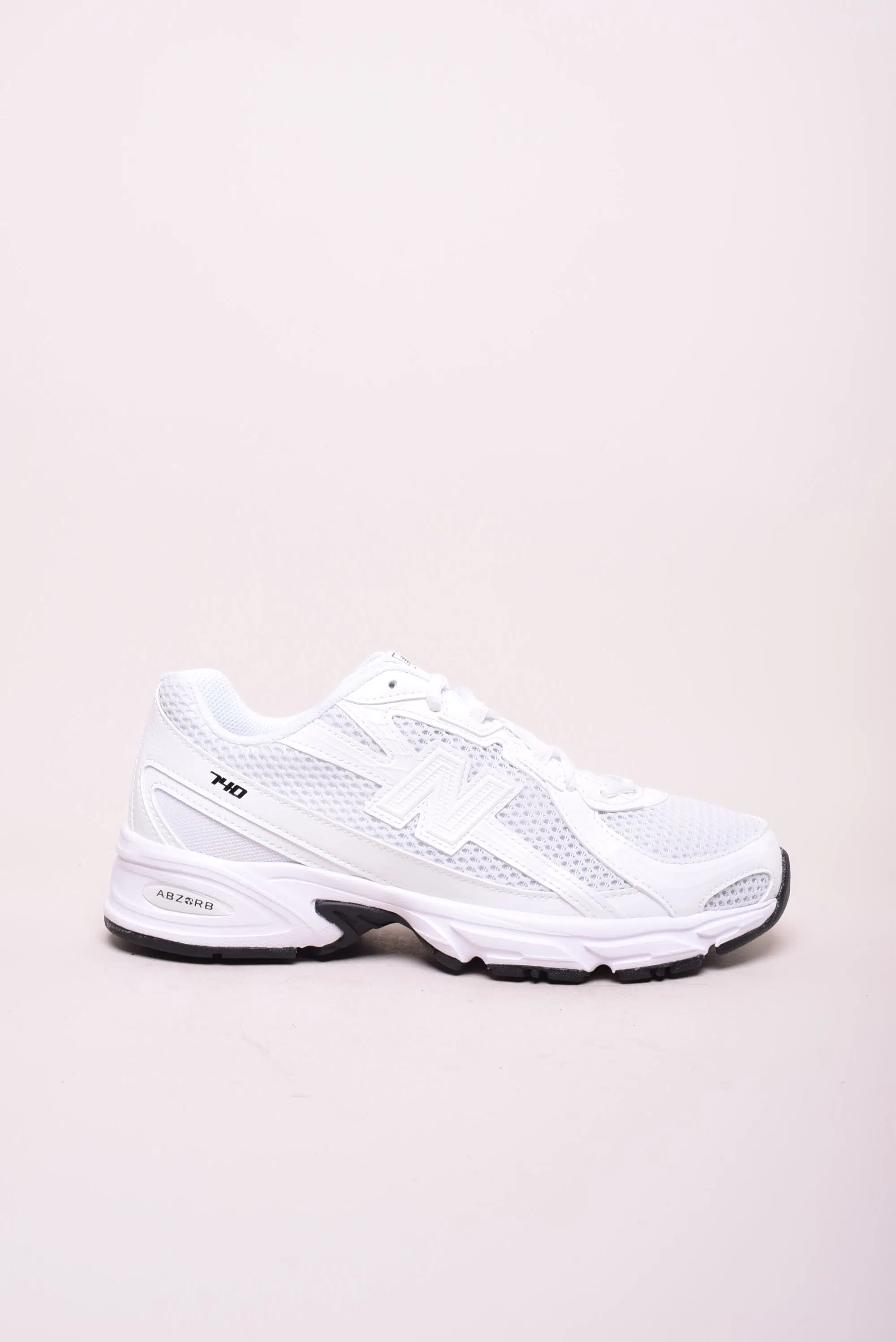 Adidasi barbati 740