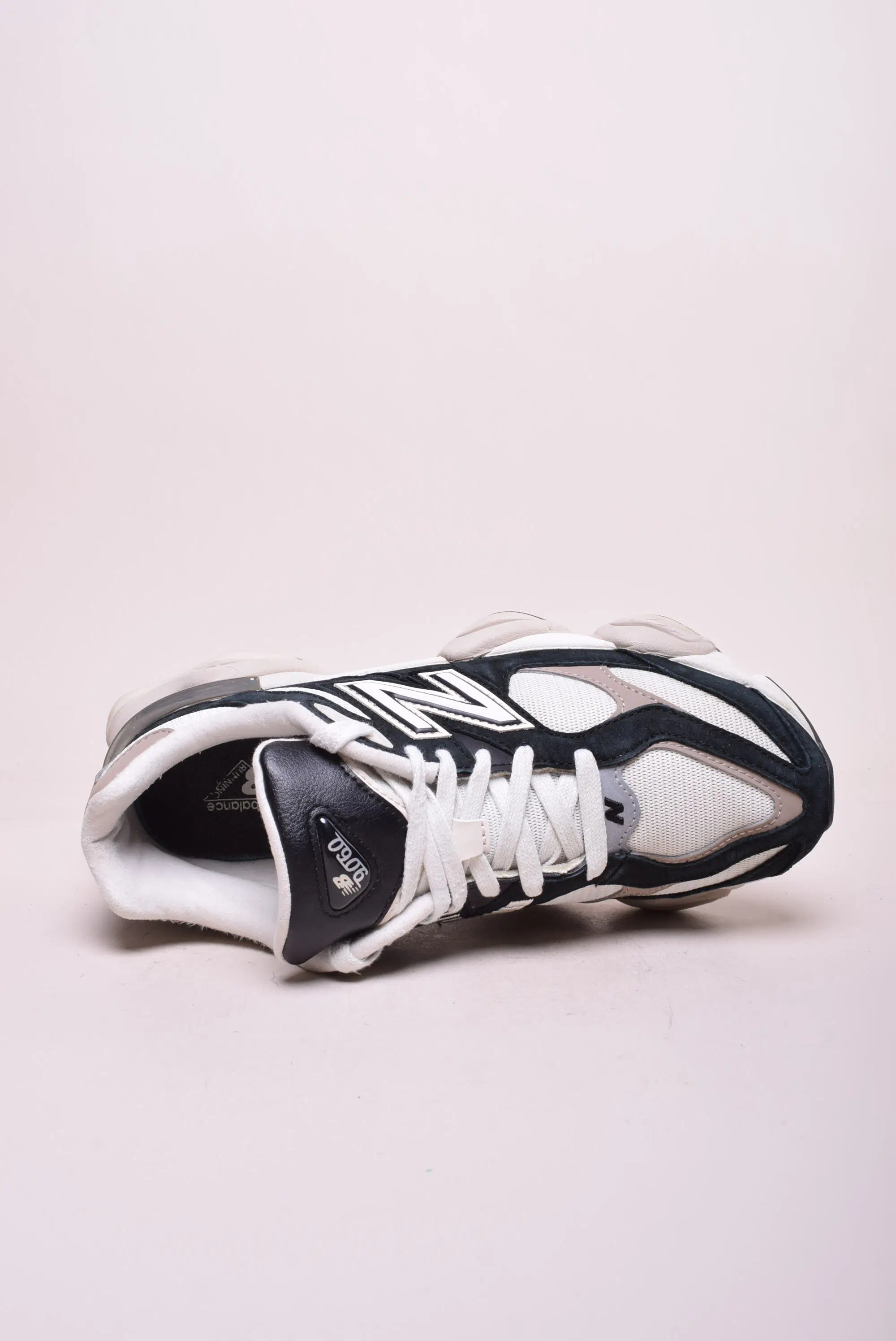 Sneakers barbati 9060 [4]