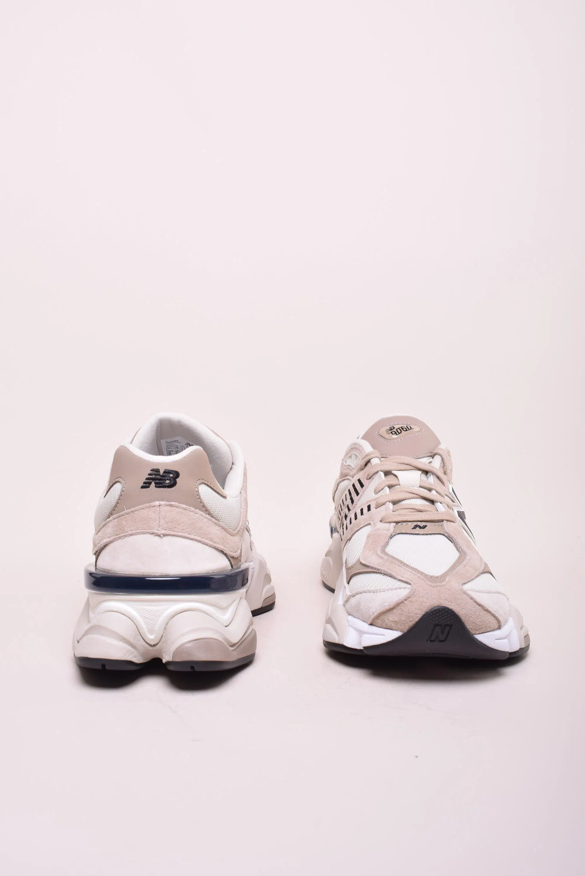 Sneakers barbati 9060 [3]