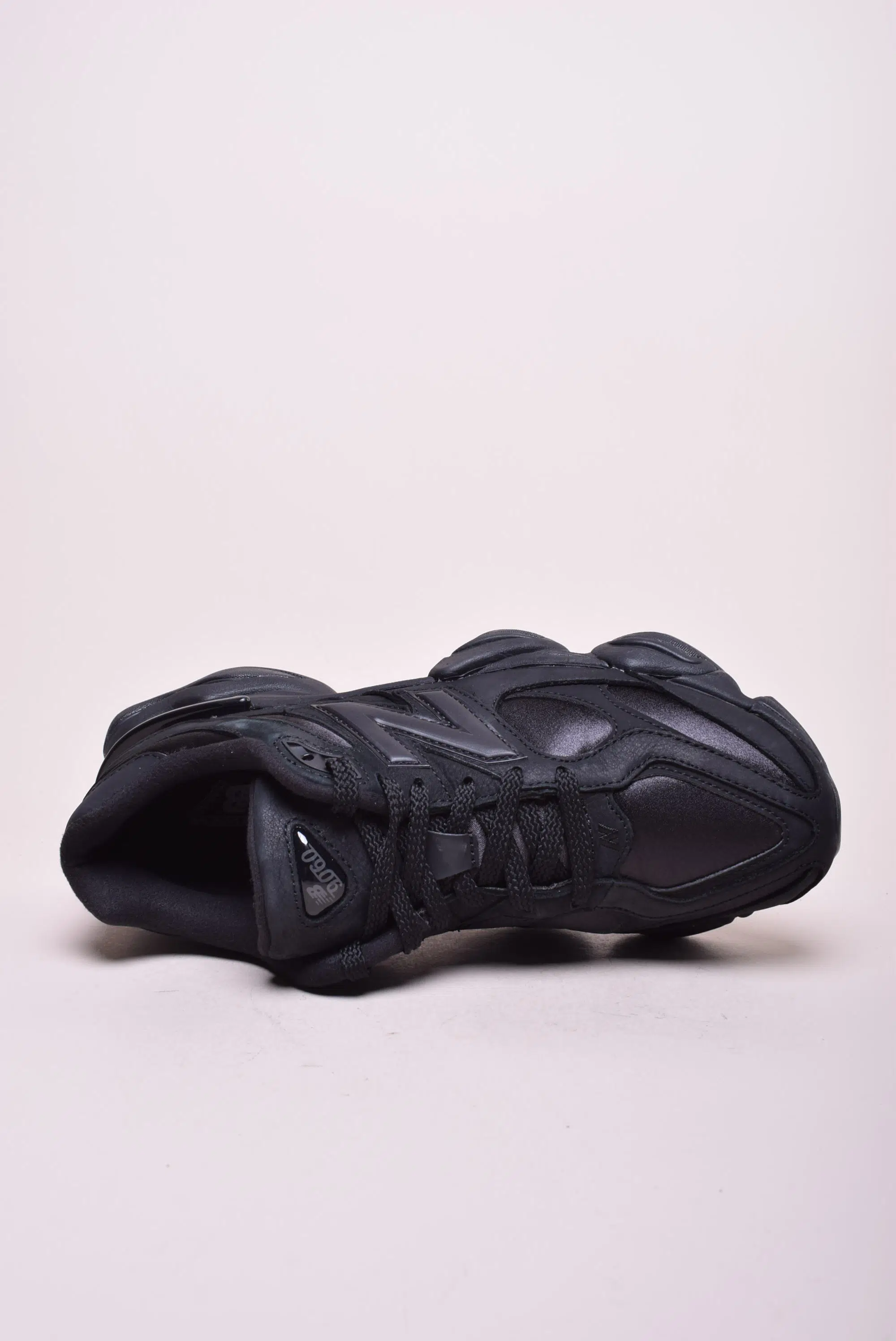 Sneakers barbati 9060 [4]