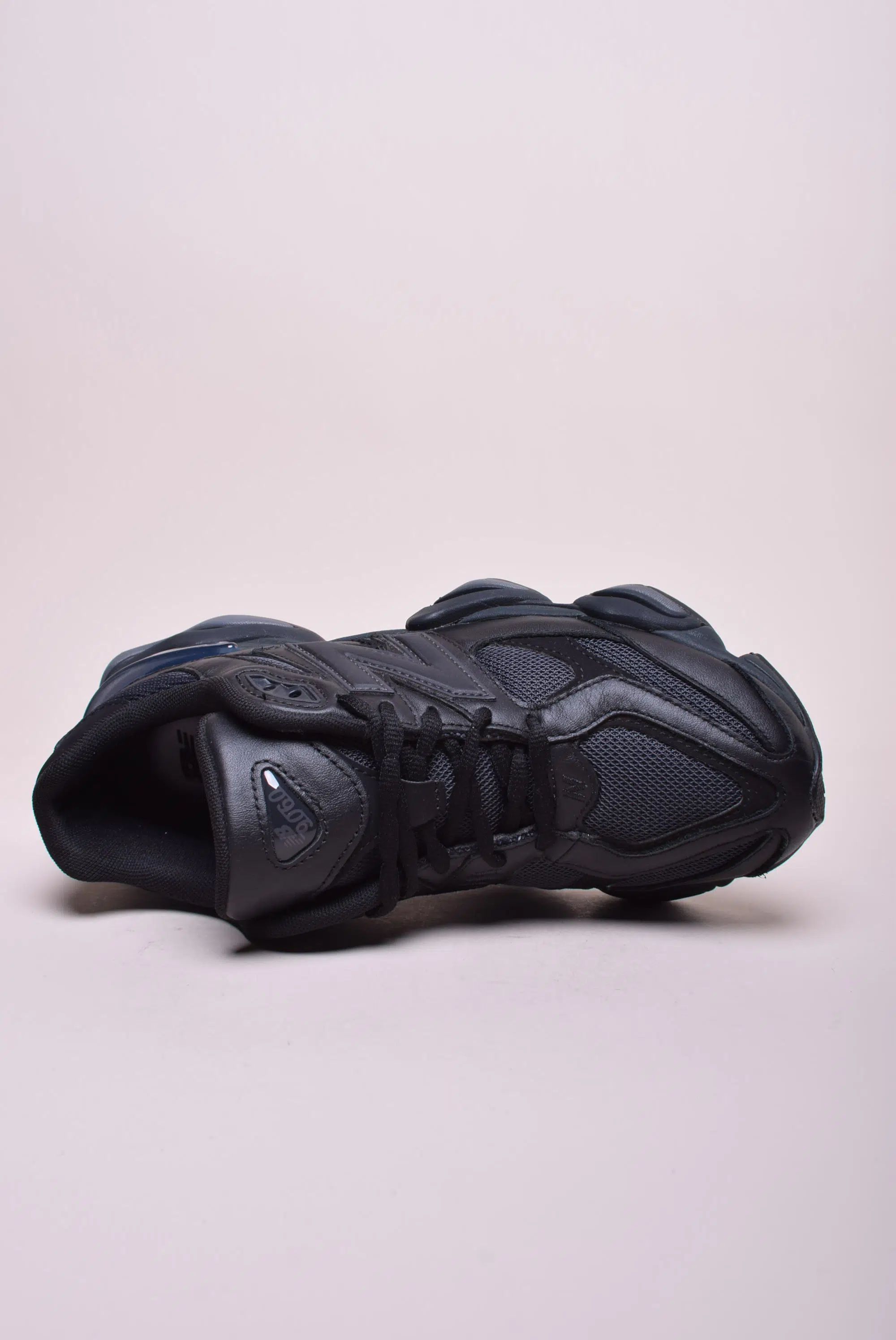 Sneakers barbati 9060 [4]