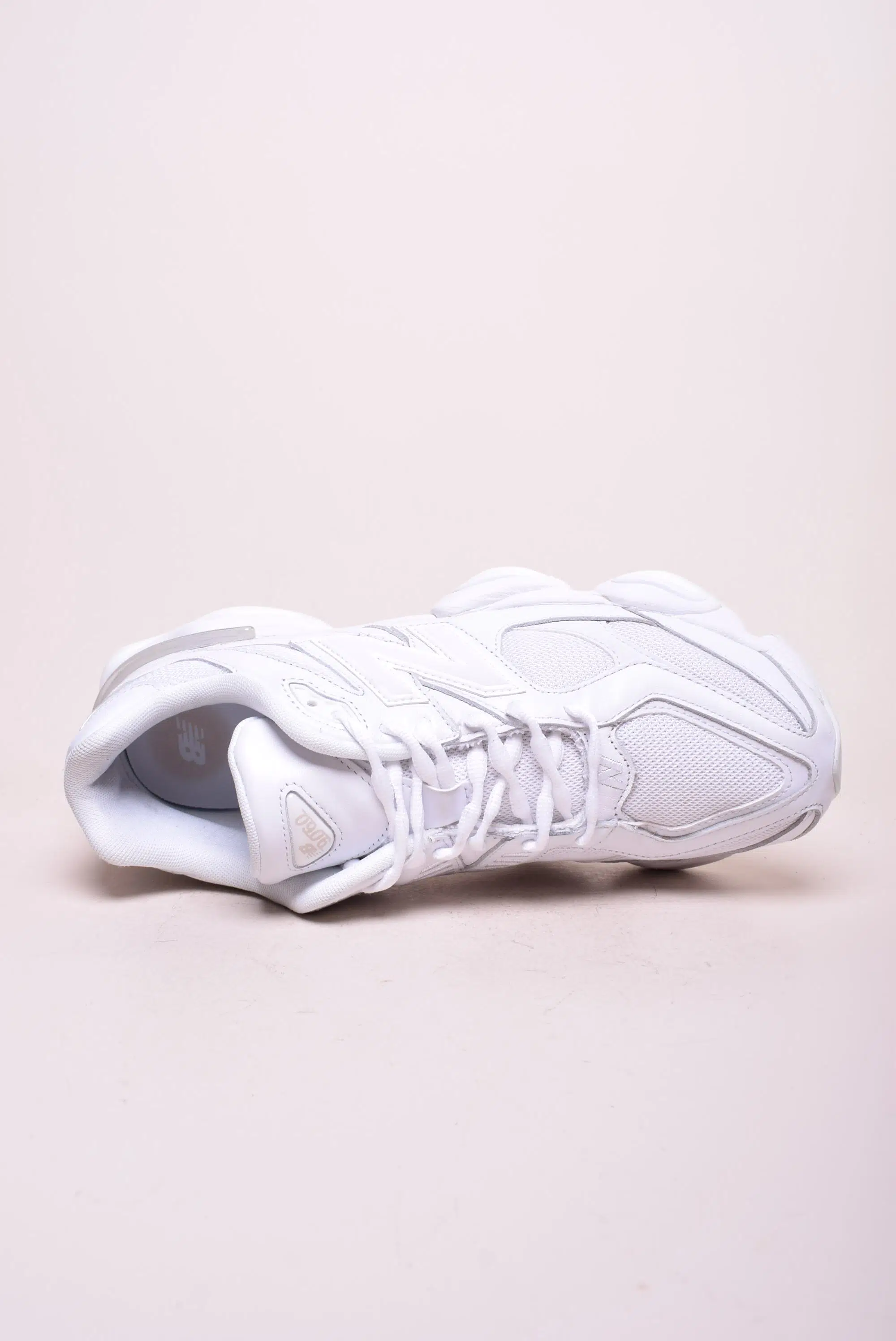 Sneakers barbati 9060 [4]