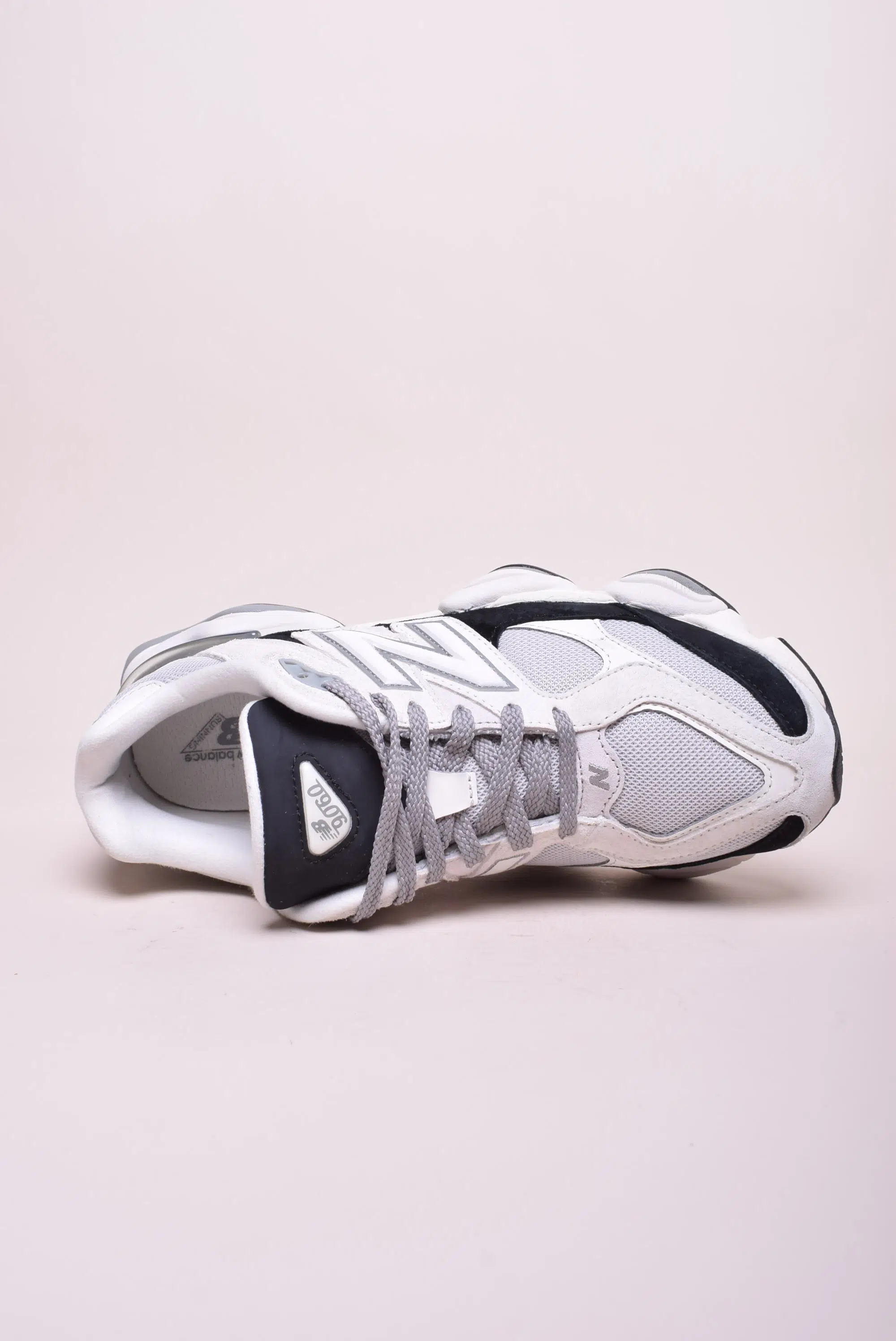 Sneakers barbati 9060 [4]