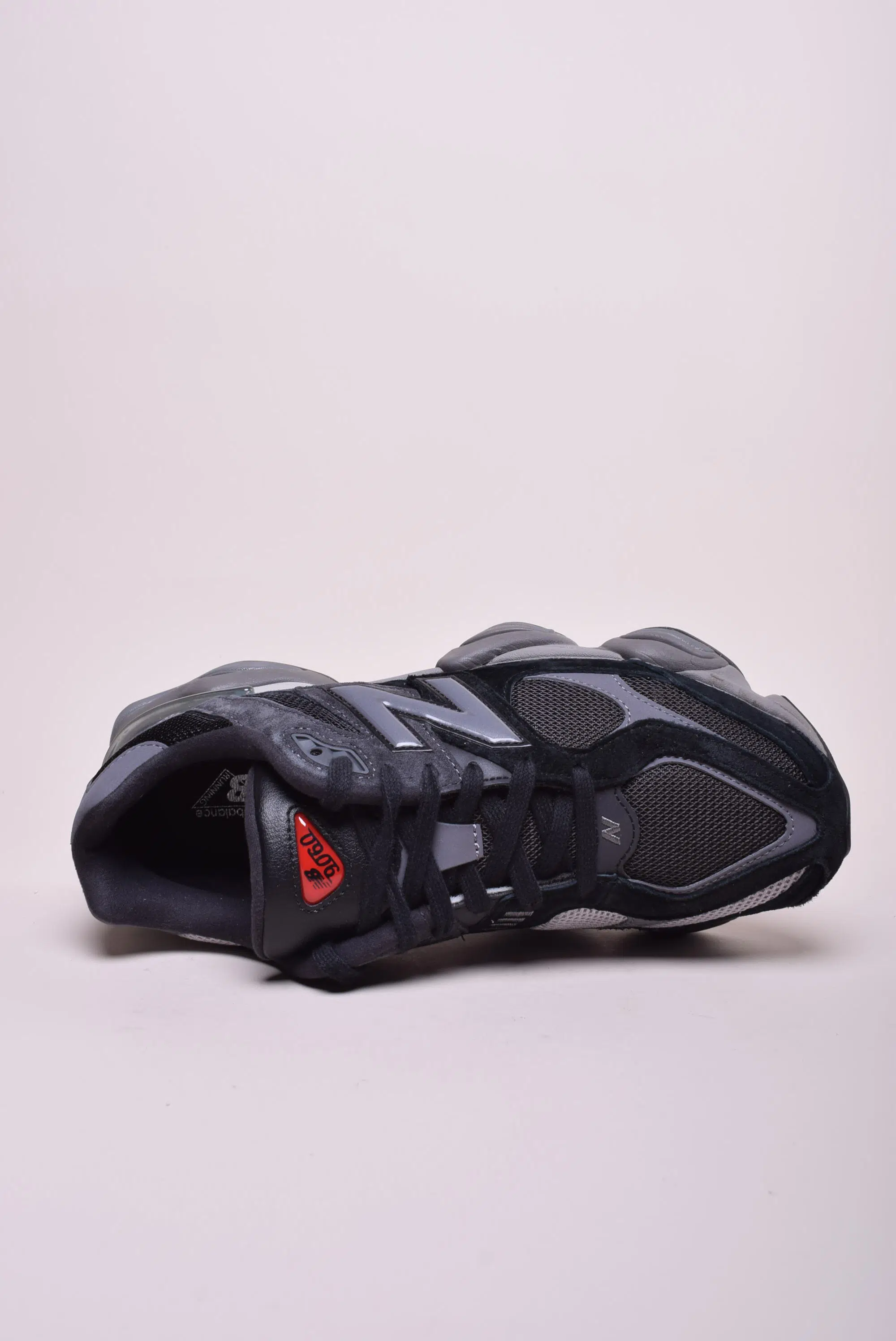 Sneakers barbati 9060 [4]