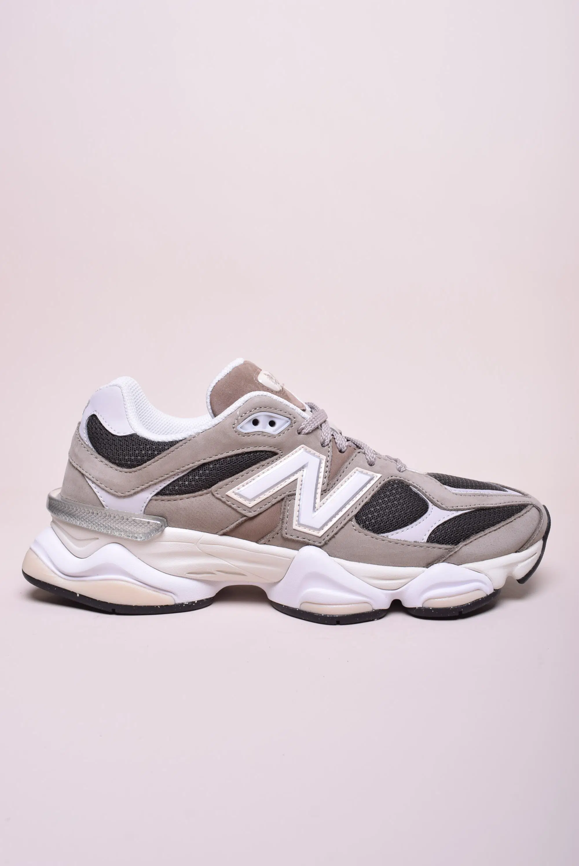 Sneakers barbati 9060 [1]