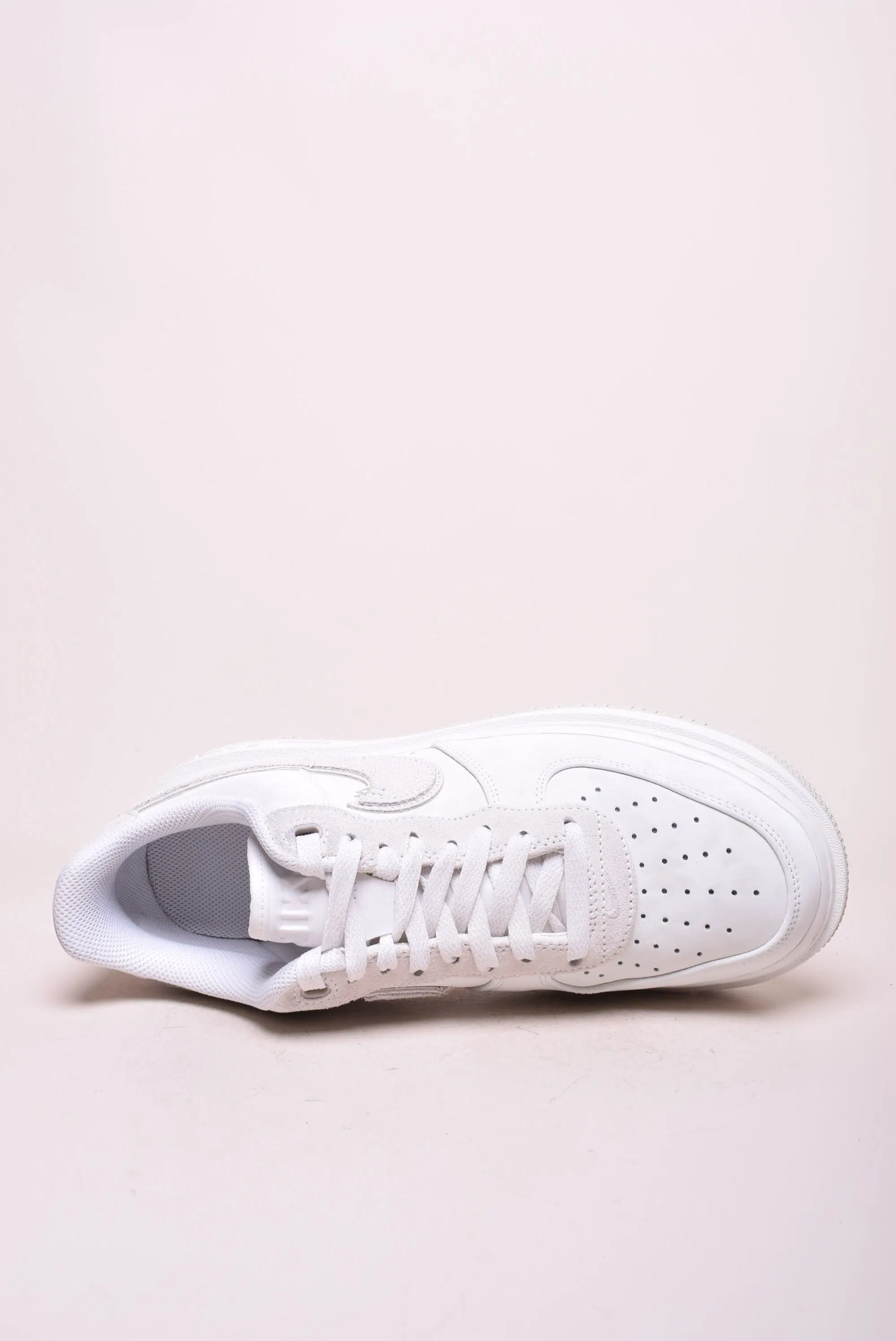 Sneakers barbati Air Force 1 Luxe [4]