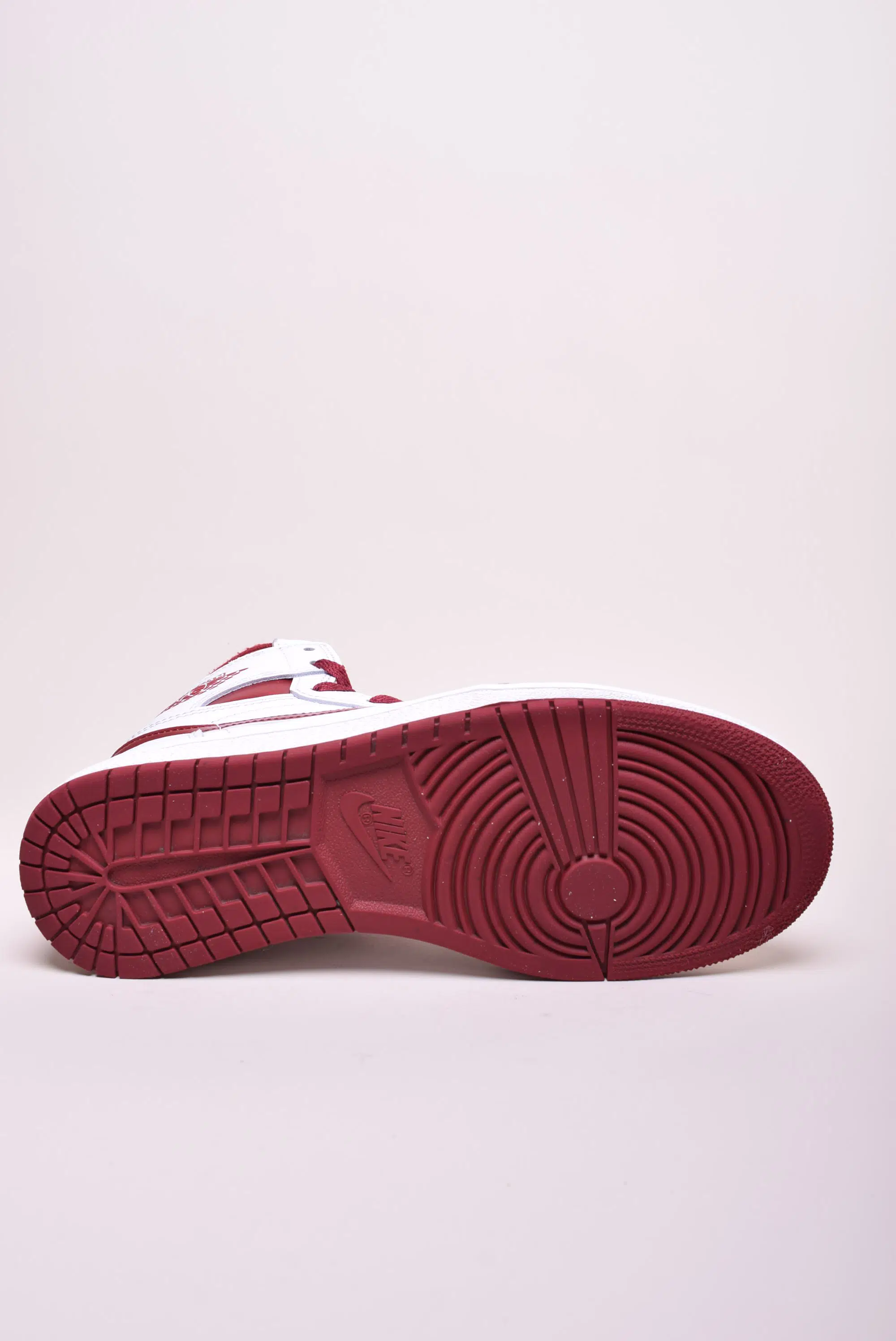 Sneakers barbati Air Jordan 1 High [2]