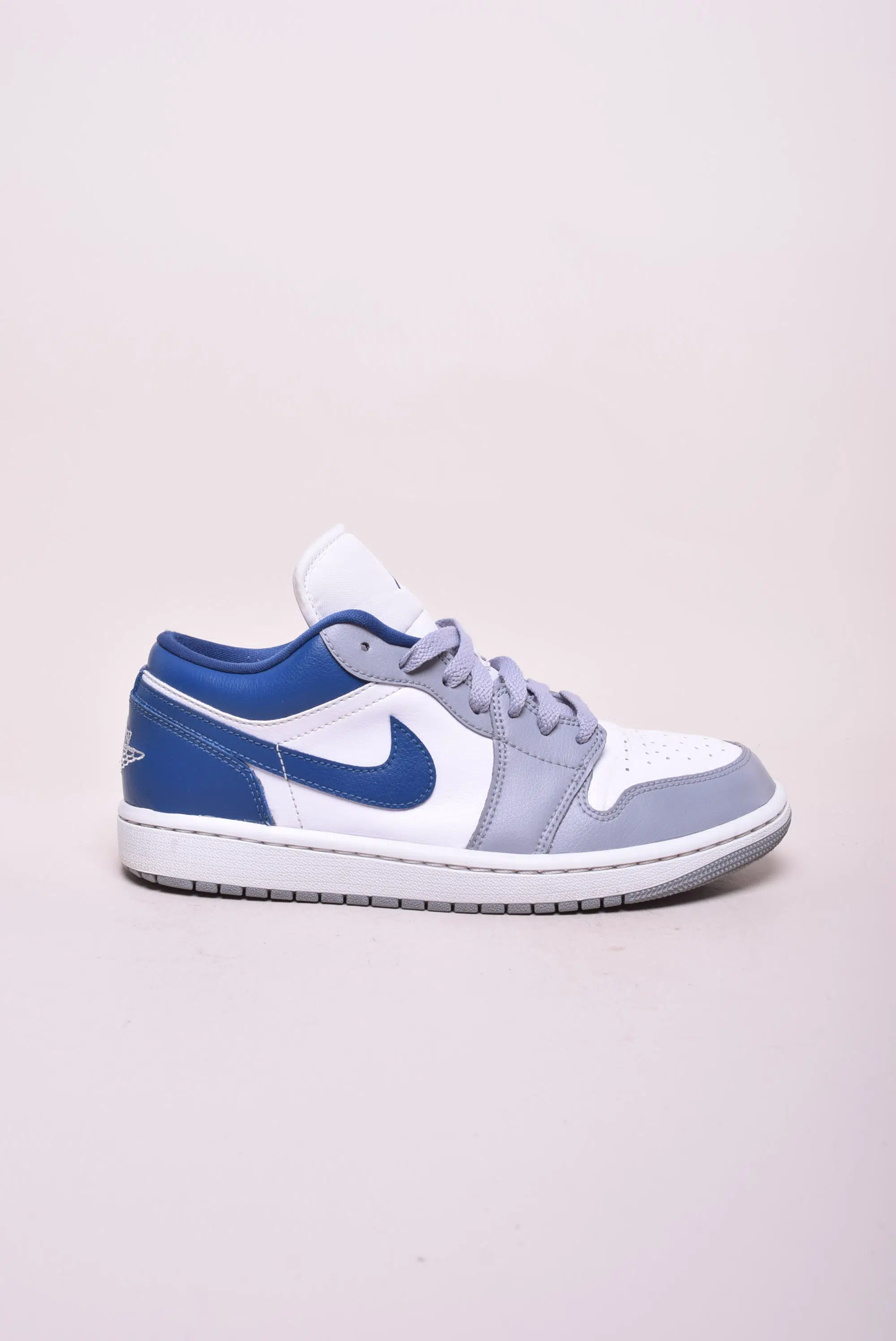 Adidasi barbati Air Jordan 1 Low