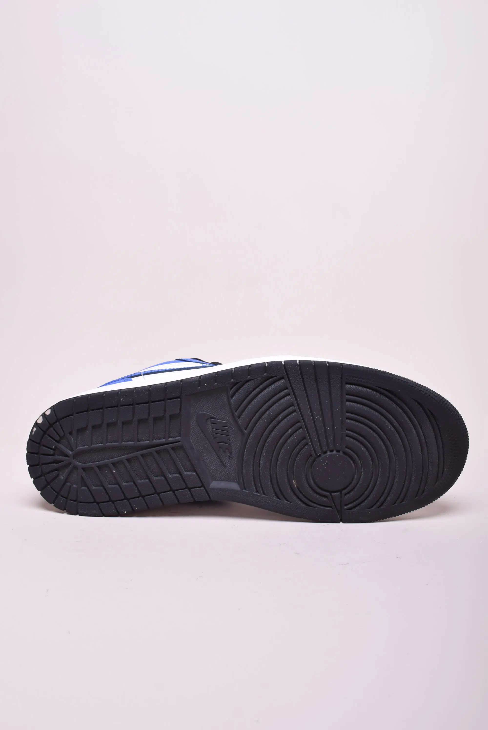 Sneakers barbati Air Jordan 1 Low [2]