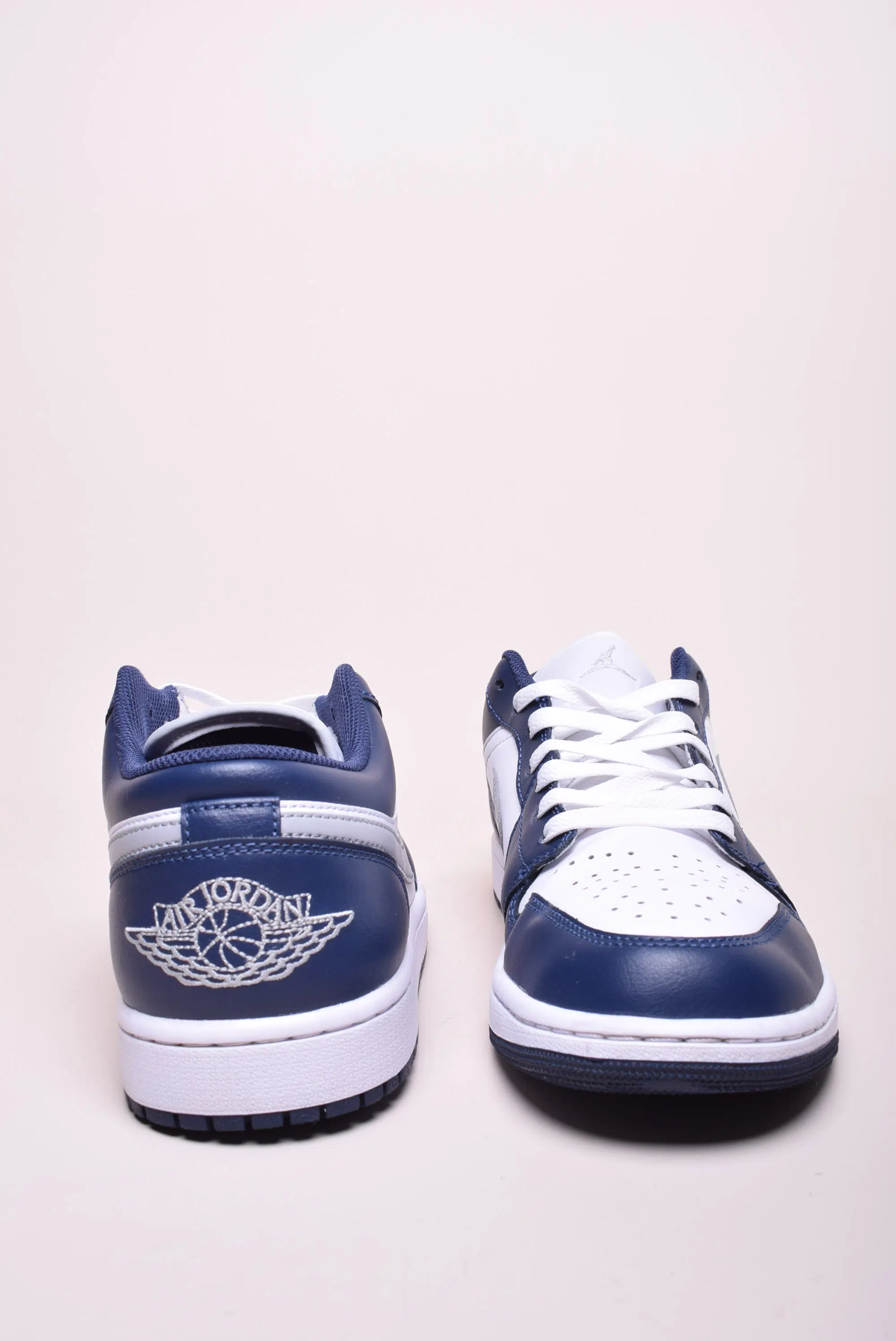 Sneakers barbati Air Jordan 1 Low [3]