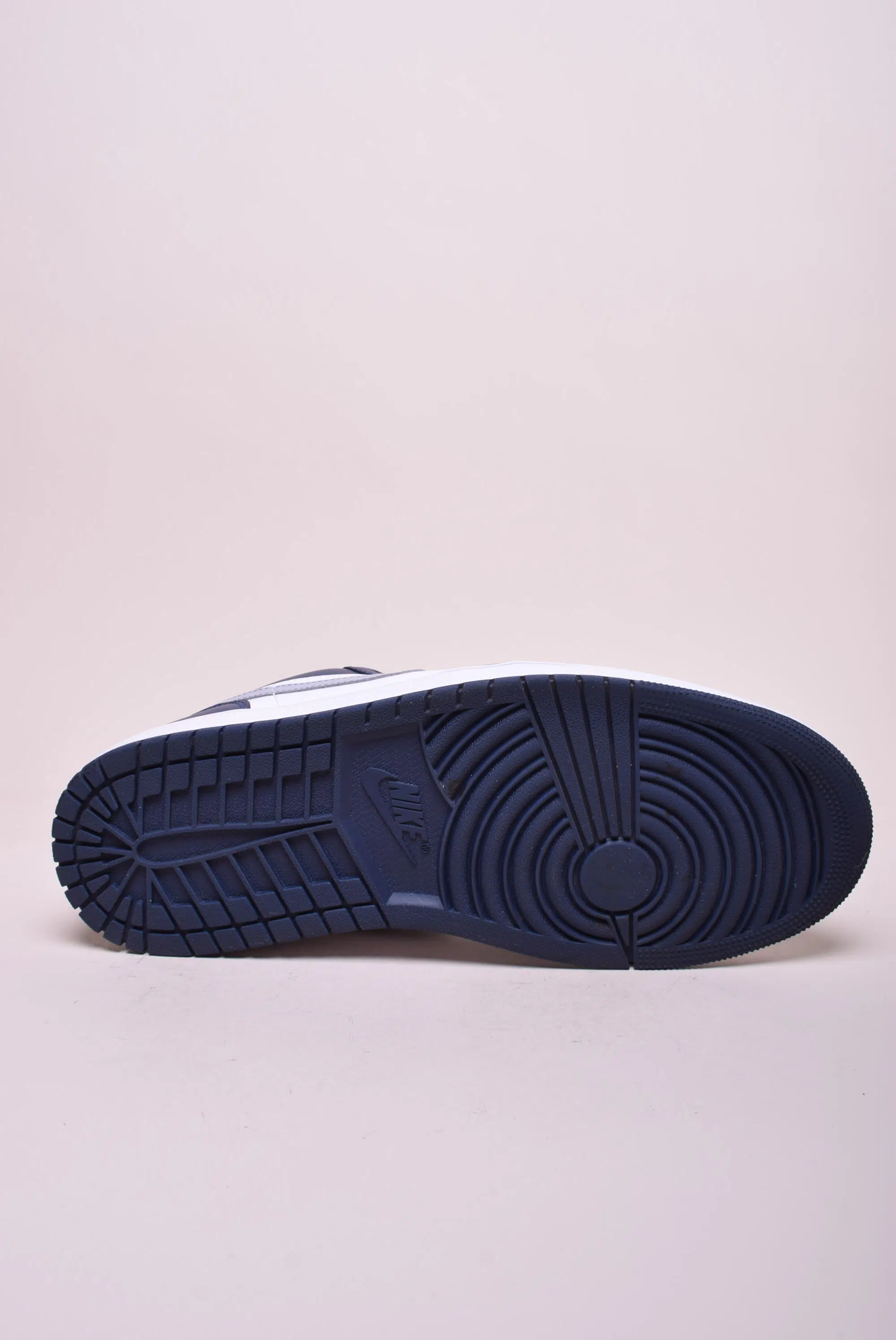 Sneakers barbati Air Jordan 1 Low [2]