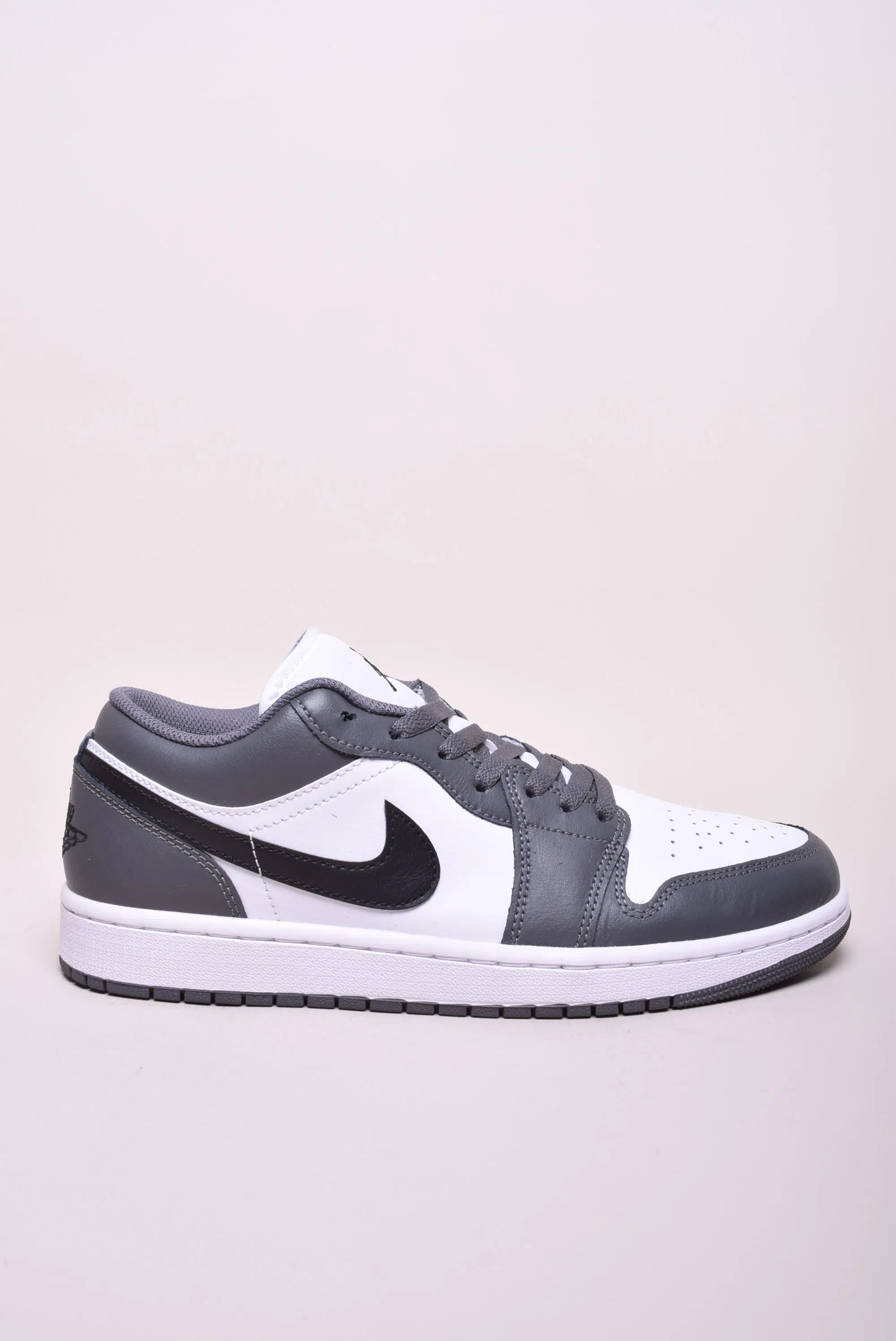Adidasi barbati Air Jordan 1 Low White Black-Iron Grey