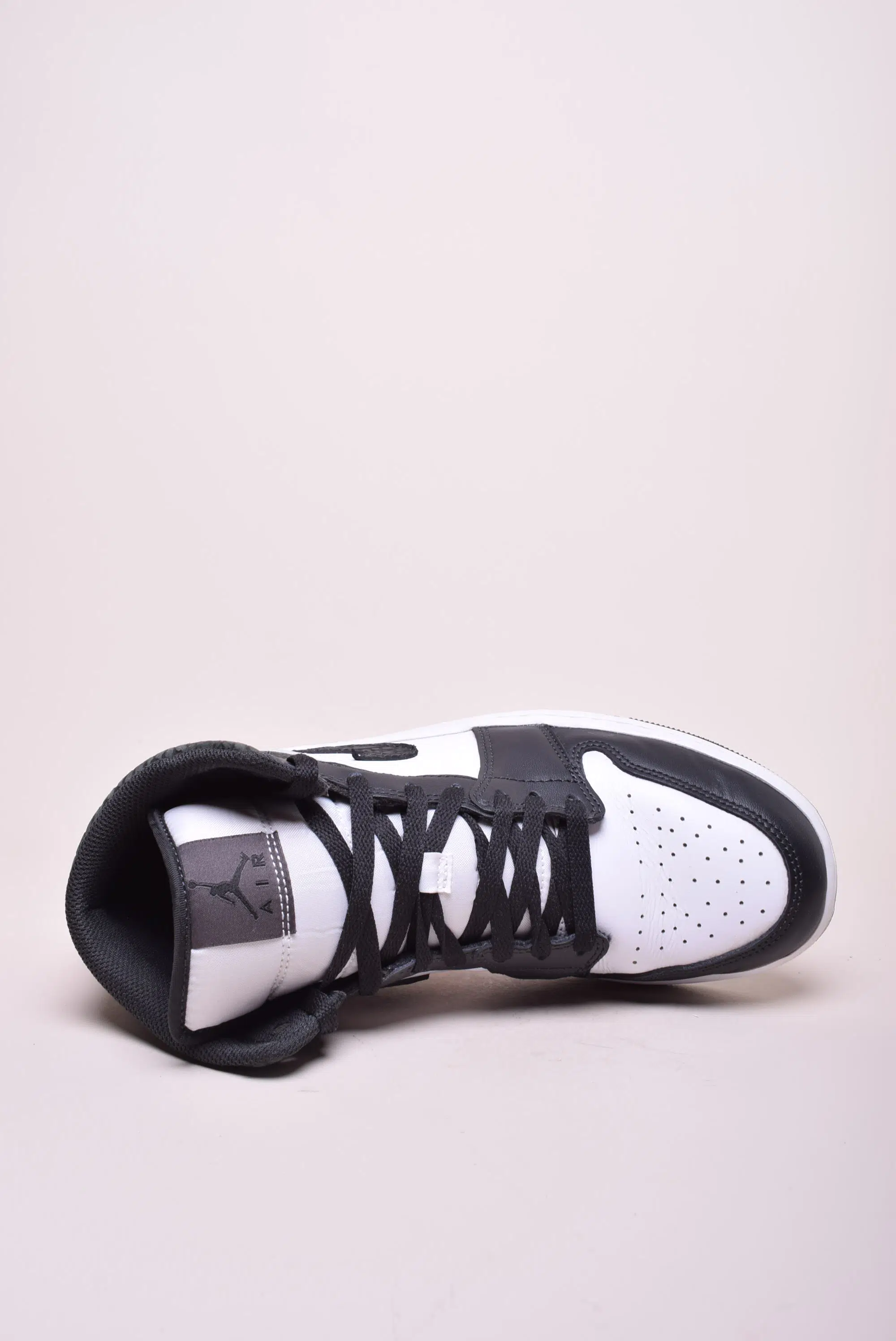 Sneakers barbati Air Jordan 1 Mid [4]