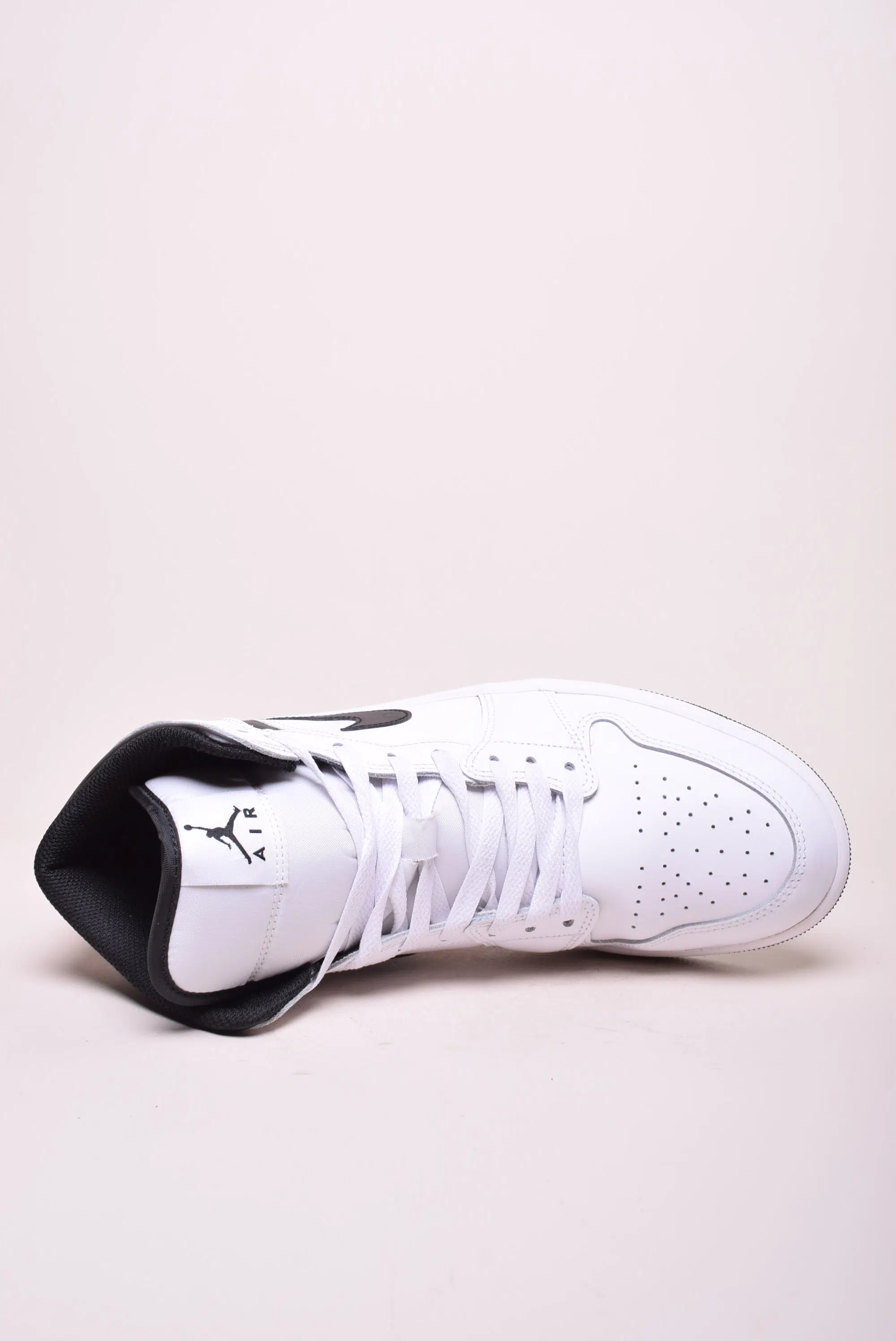 Sneakers barbati Air Jordan 1 Mid [4]