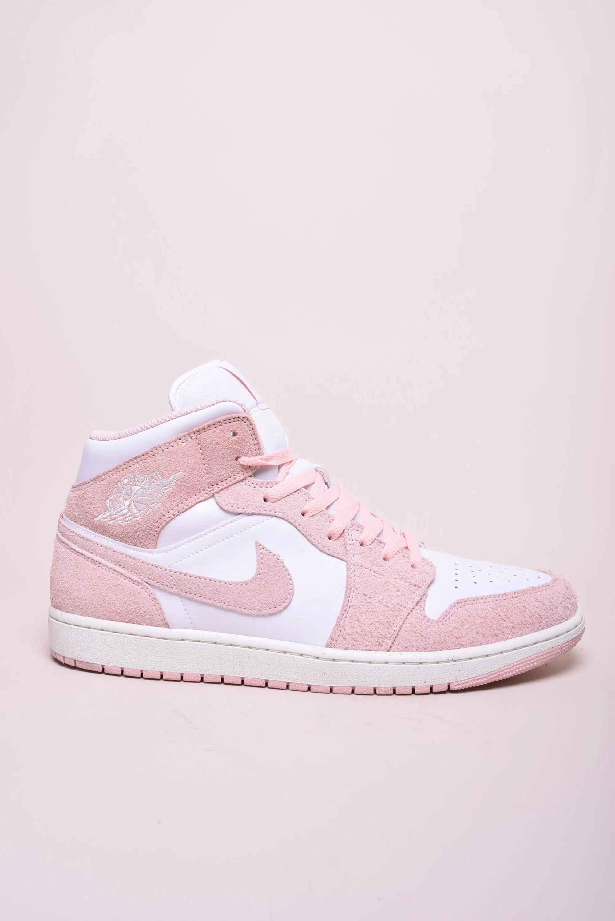 Adidasi barbati Air Jordan 1 Mid