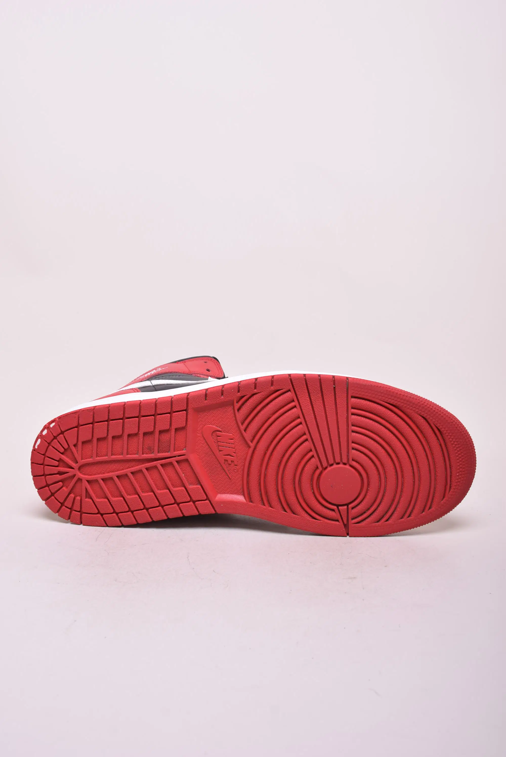 Sneakers barbati Air Jordan 1 Mid [2]