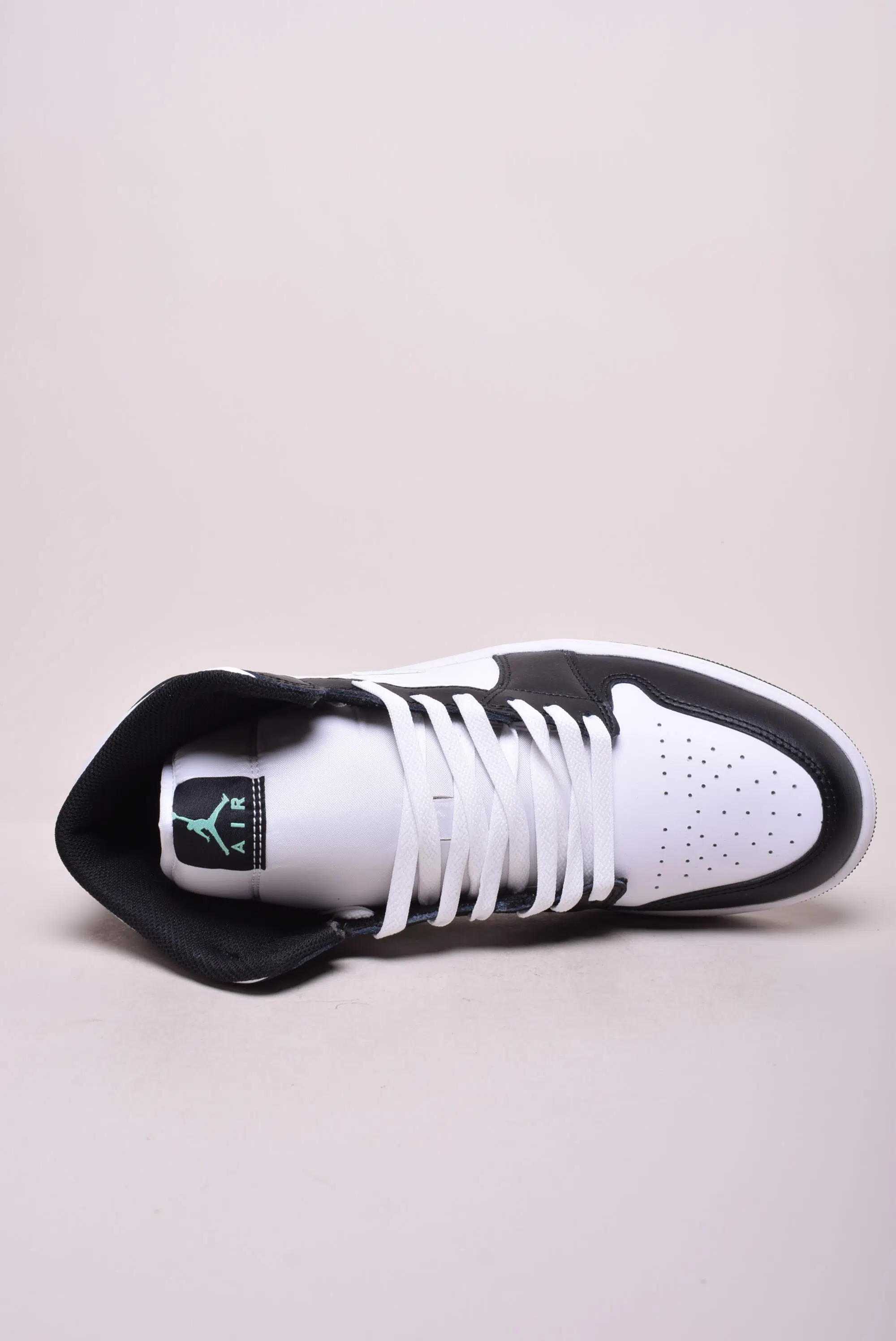 Sneakers barbati Air Jordan 1 Mid [4]