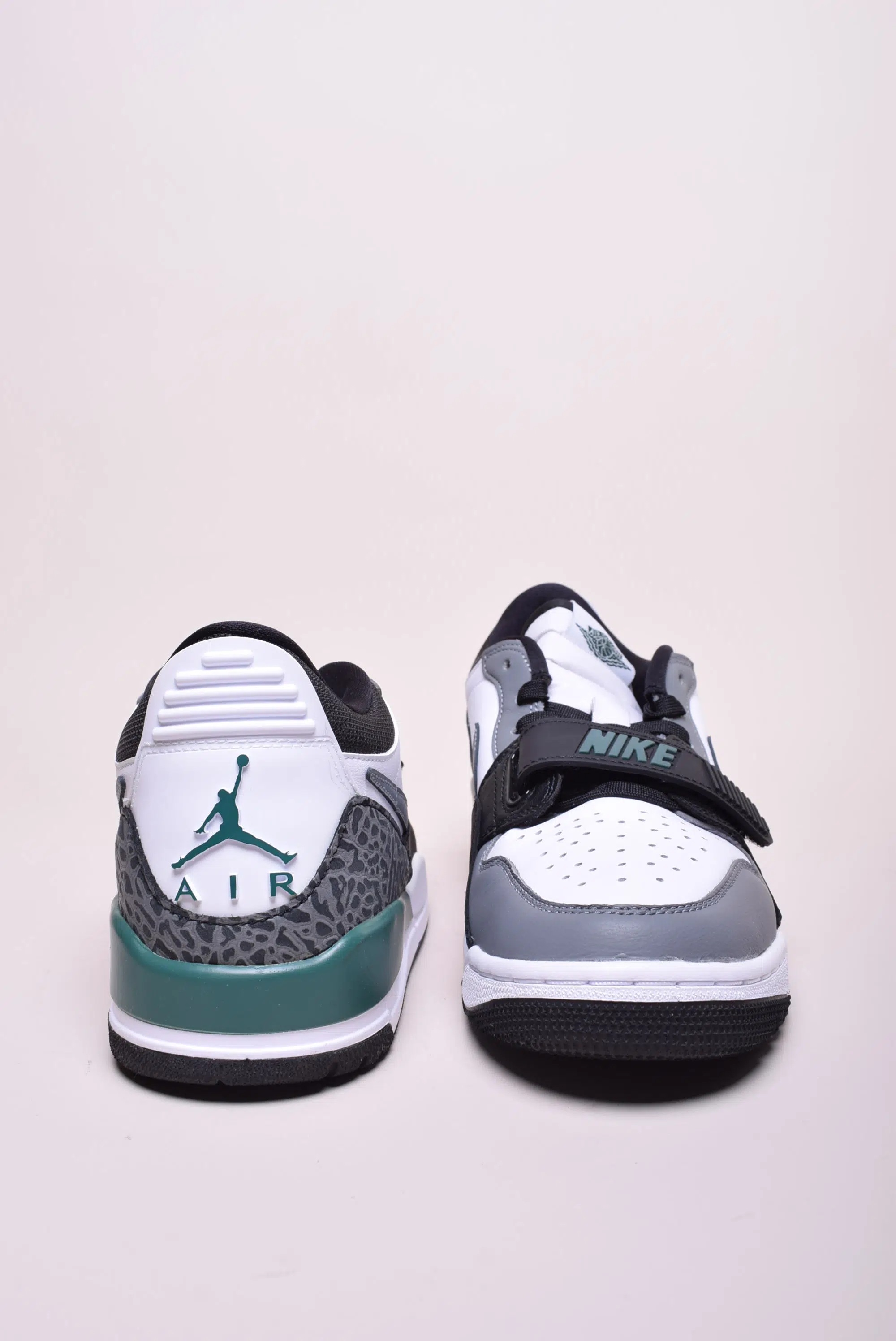 Sneakers barbati Air Jordan Legacy 312 Low [3]