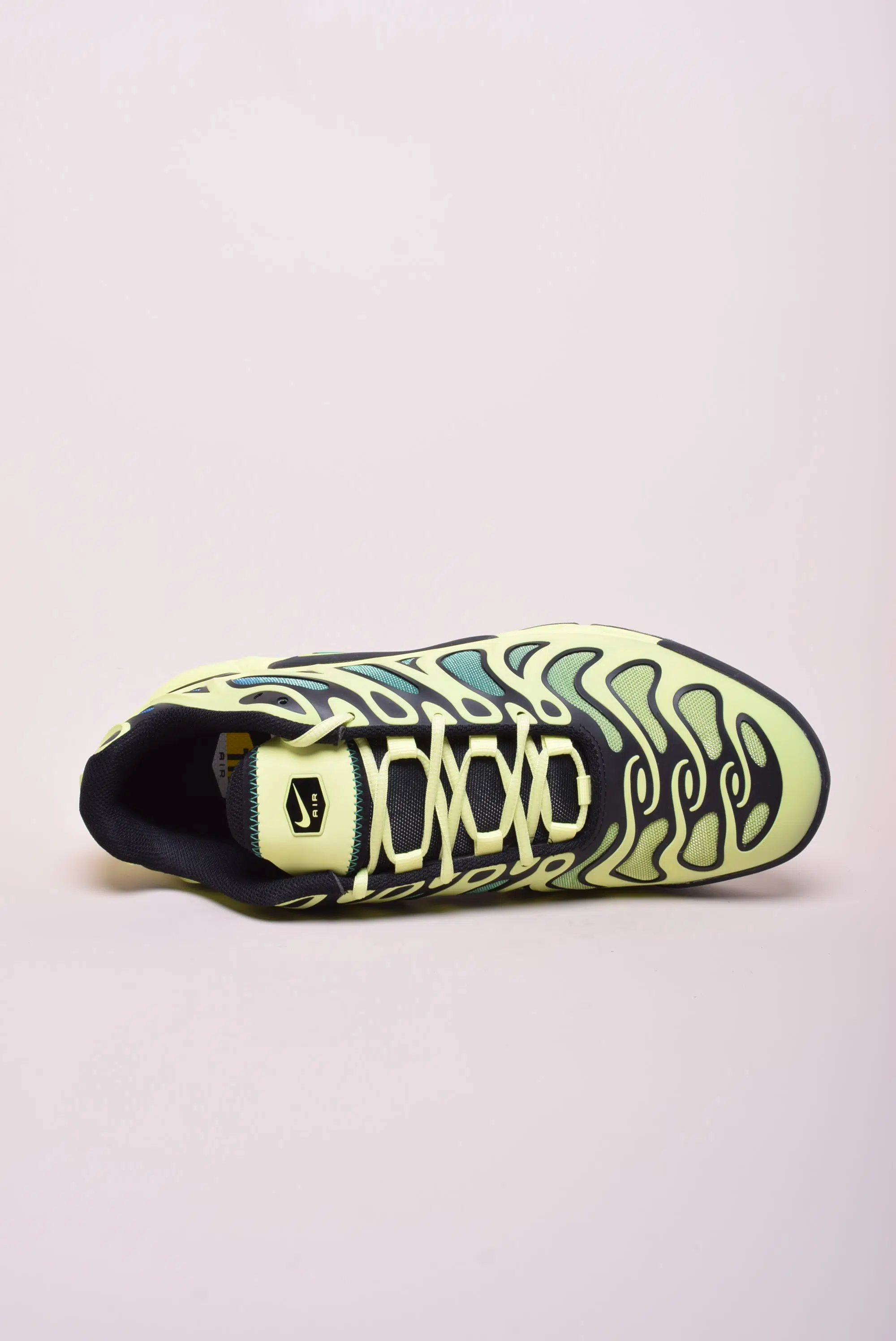Sneakers barbati Air Max Plus Drift Light Lemon Twist [4]