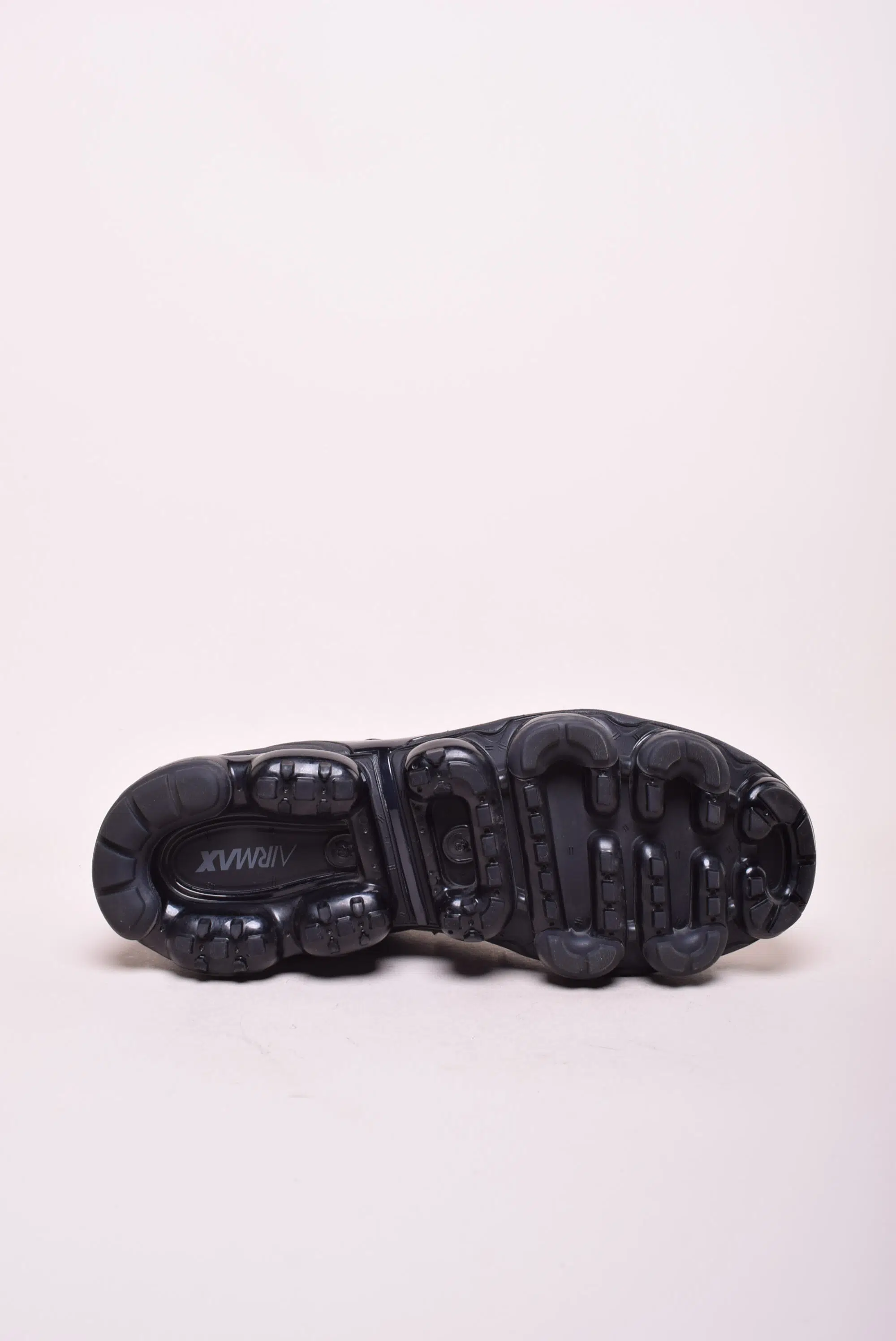 Sneakers barbati Air Vapormax Plus [2]