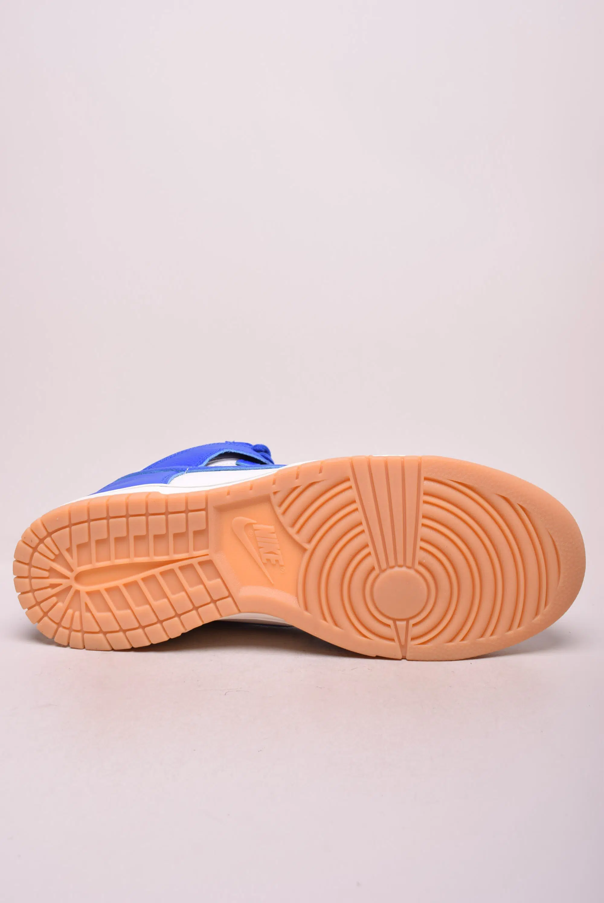 Sneakers barbati Dunk Hi Retro [2]