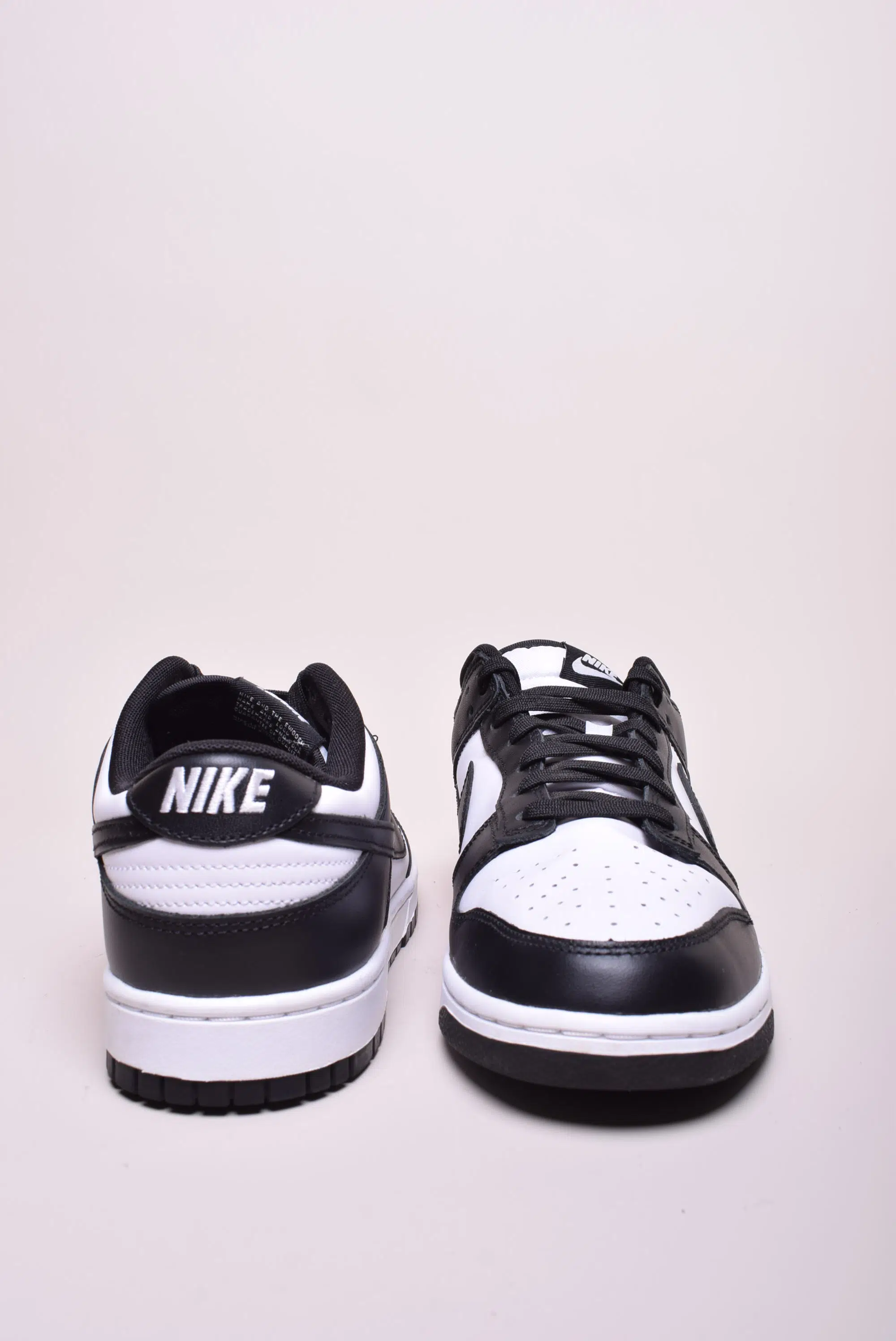 Sneakers barbati Dunk Low Panda [3]