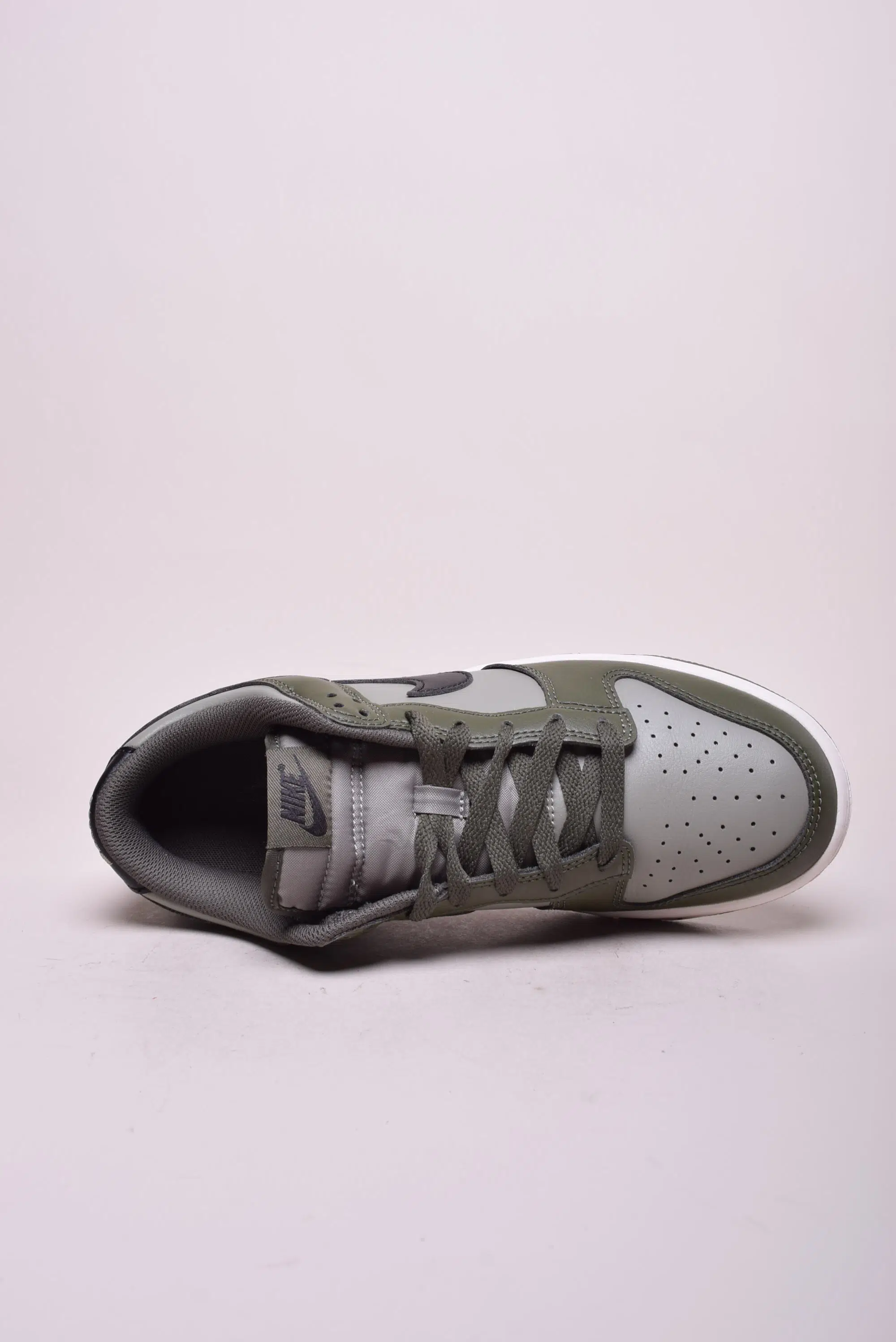 Sneakers barbati Dunk Low Retro [4]