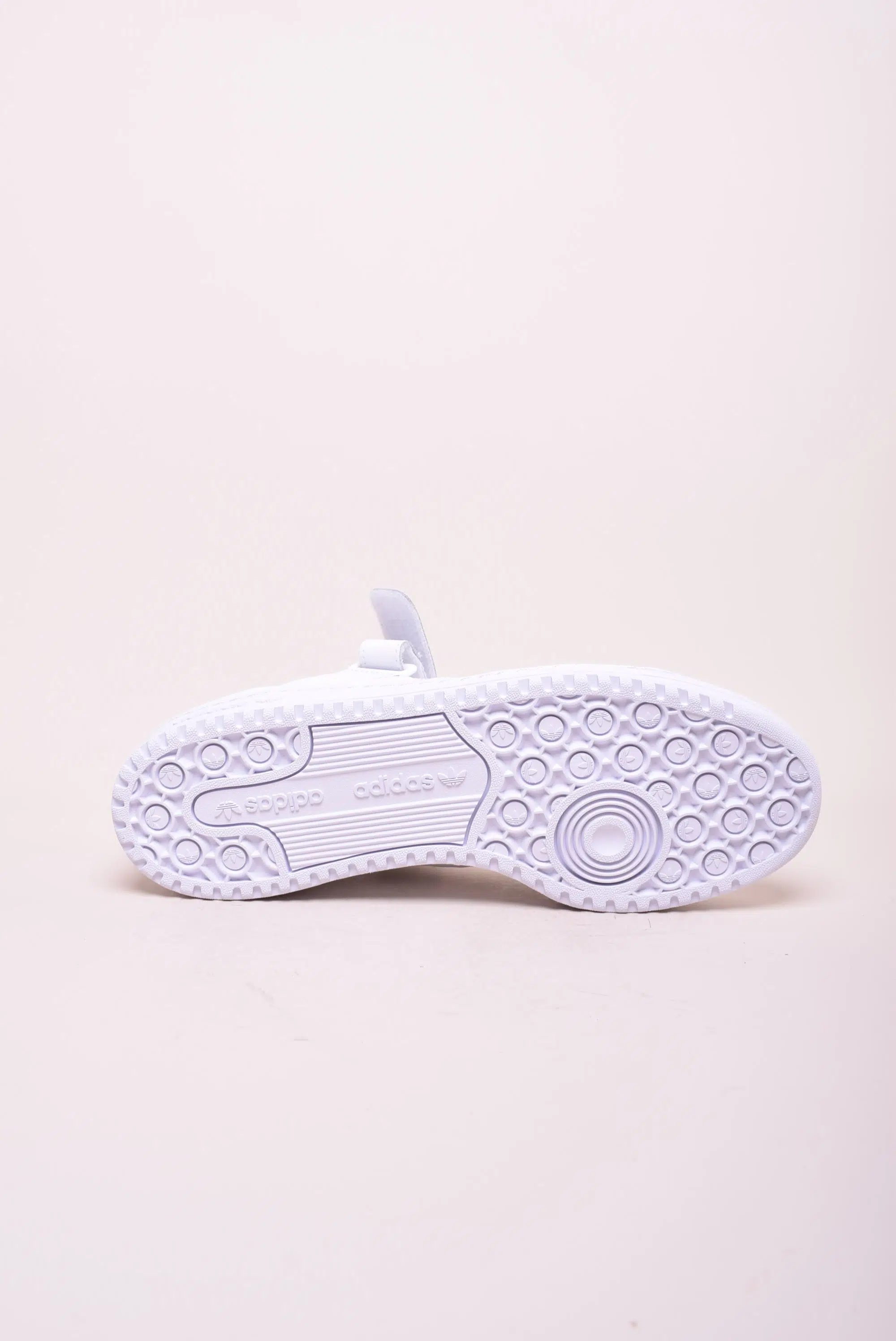 Sneakers barbati Forum Low [2]