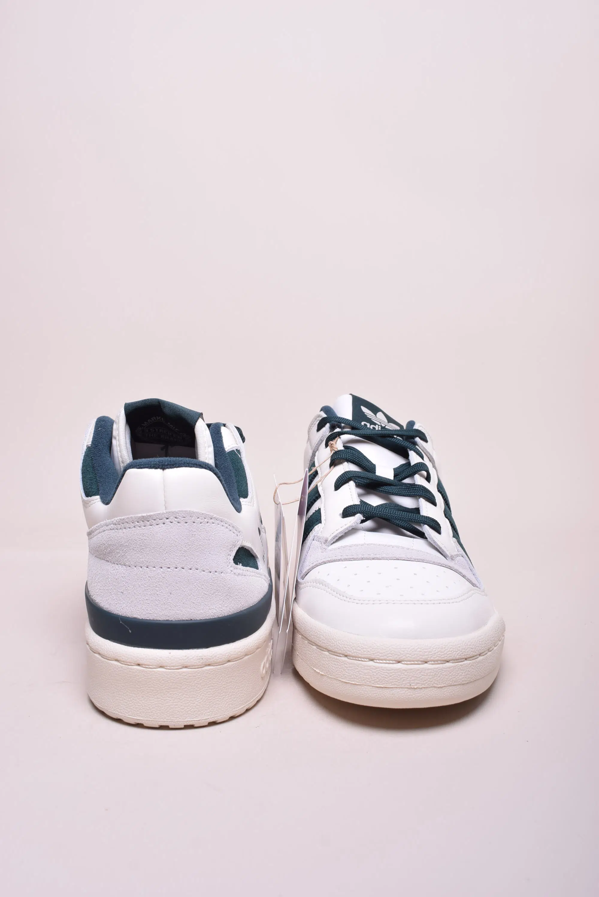 Sneakers barbati Forum Low CL [3]